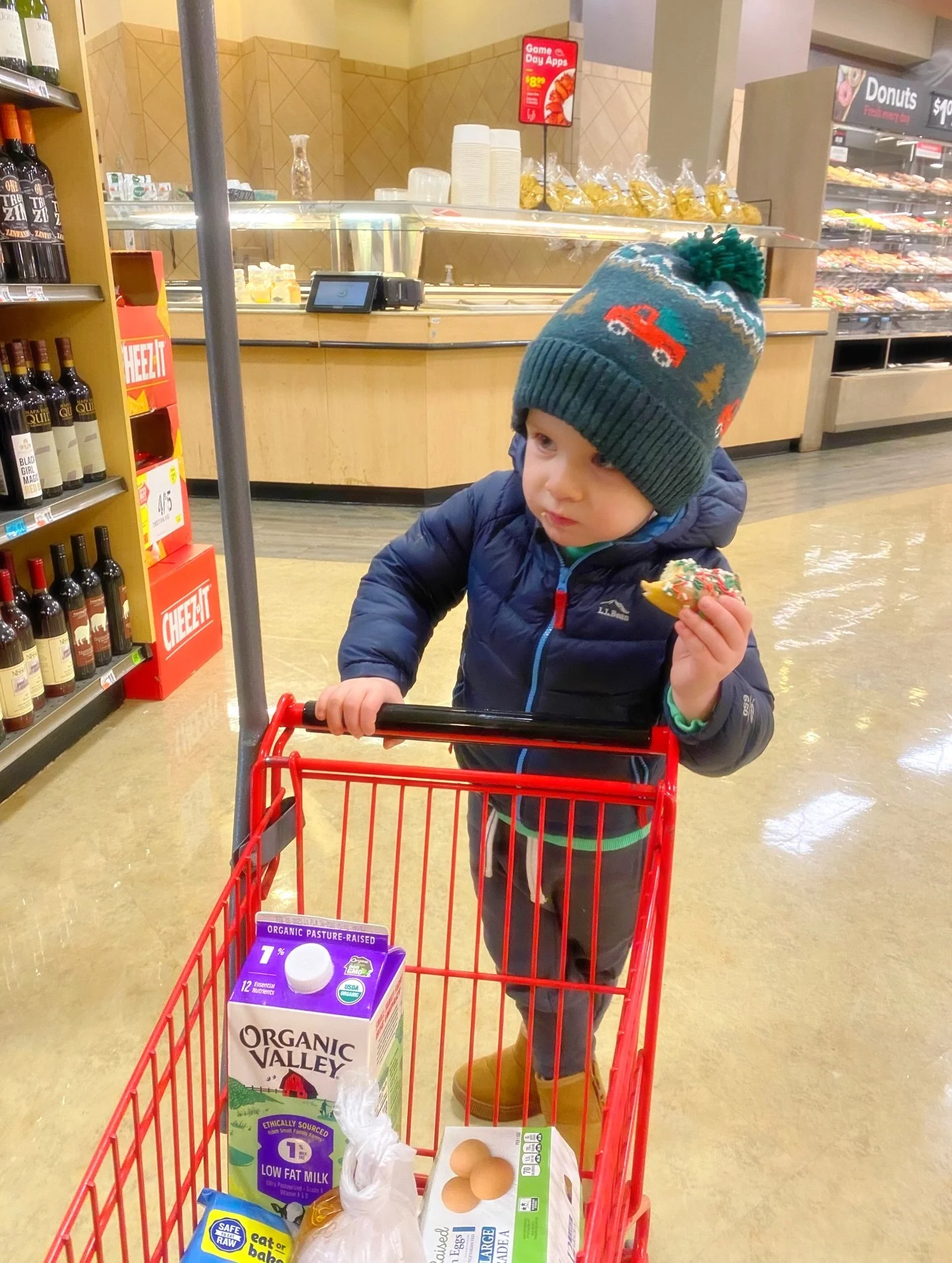 Giving: stressed out mom energy - holiday edition. 

&hellip; you are seen! 

And if your child suddenly decides this is the week to: talk nonstop, not talk much at all, melt down over the wrong cup, forget every skill they&rsquo;ve been working on&h