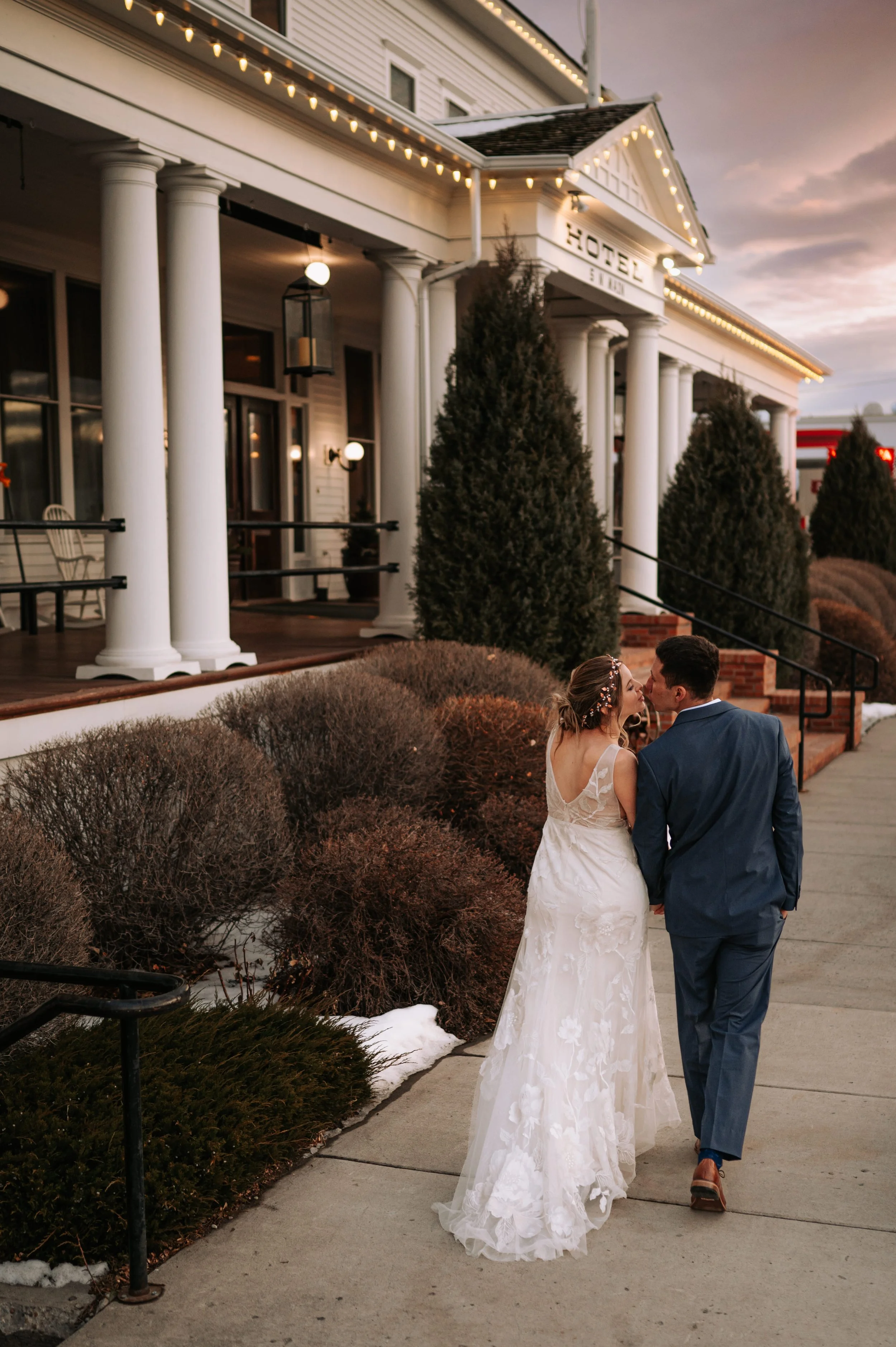 Sacajawea Hotel Elopement Three Forks7.jpg