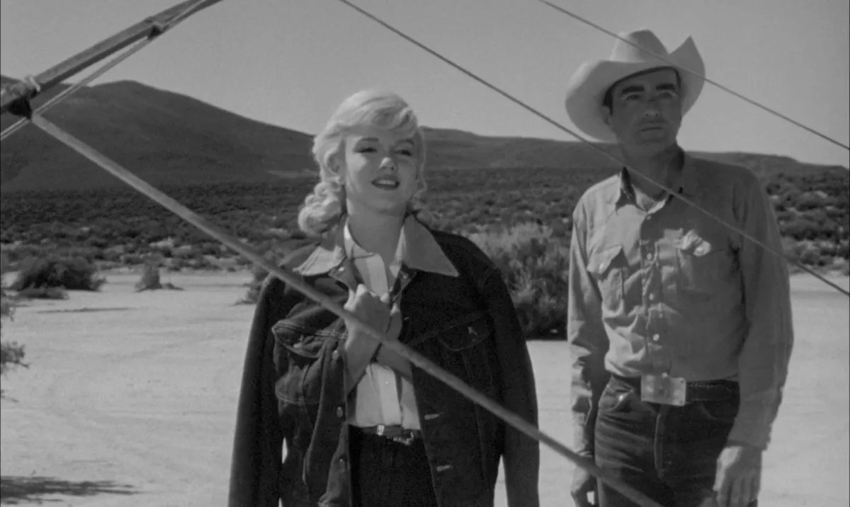 MisfitsMarilyn-and Montgomery Clift Fence.jpg
