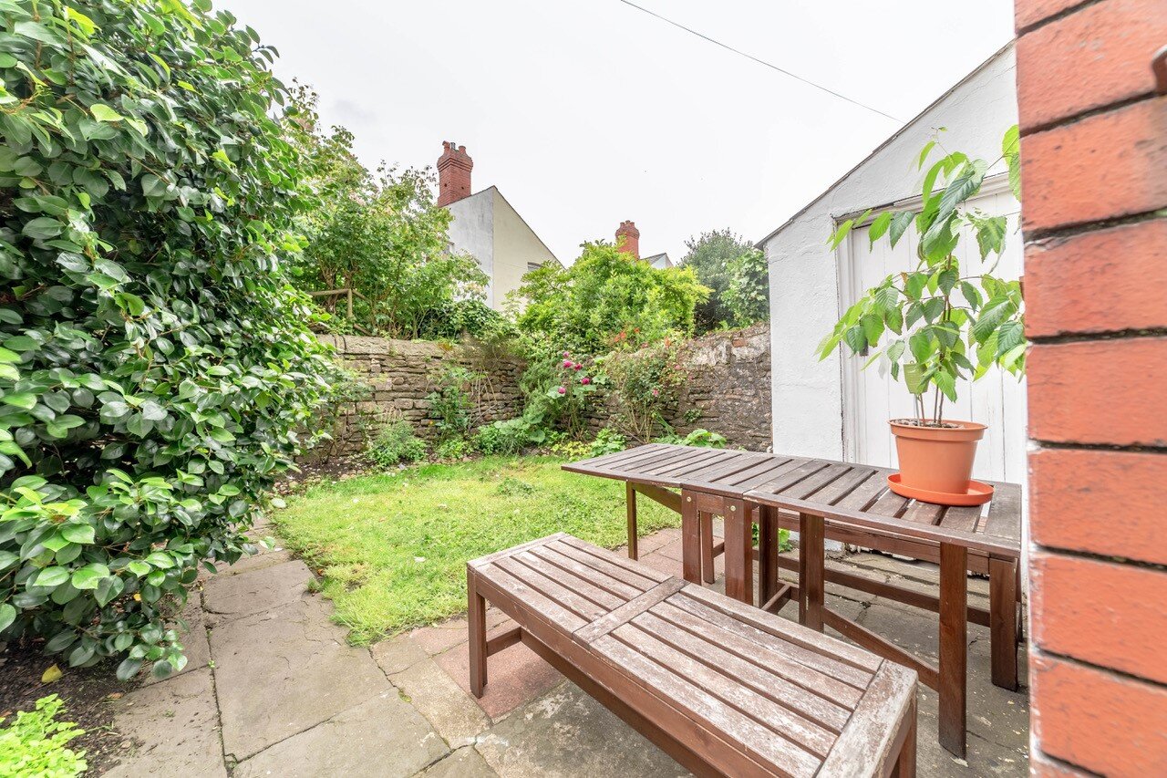 thumbnail_Library St- gdn.jpg