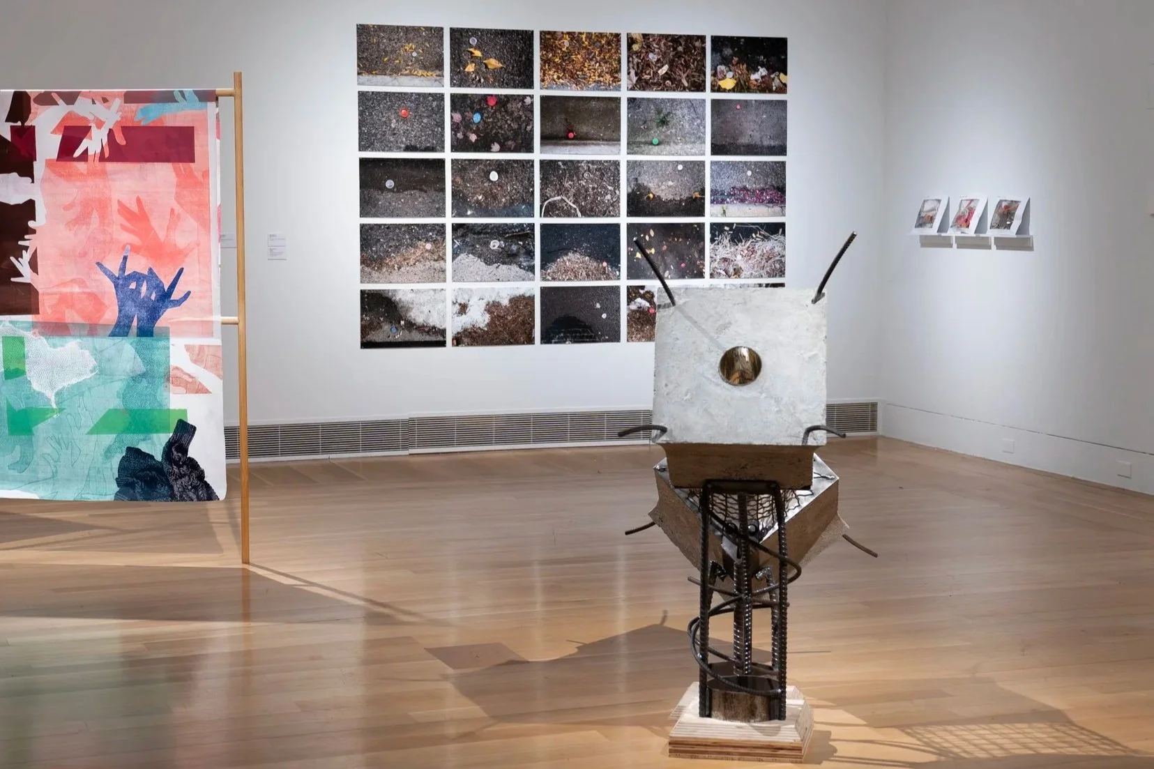 Maximilian Art Boyce, 
Al Centro, Pá Dentro, 
2026, 
Concrete, rebar, steel, and glass. 
72" x 32" x 55" 