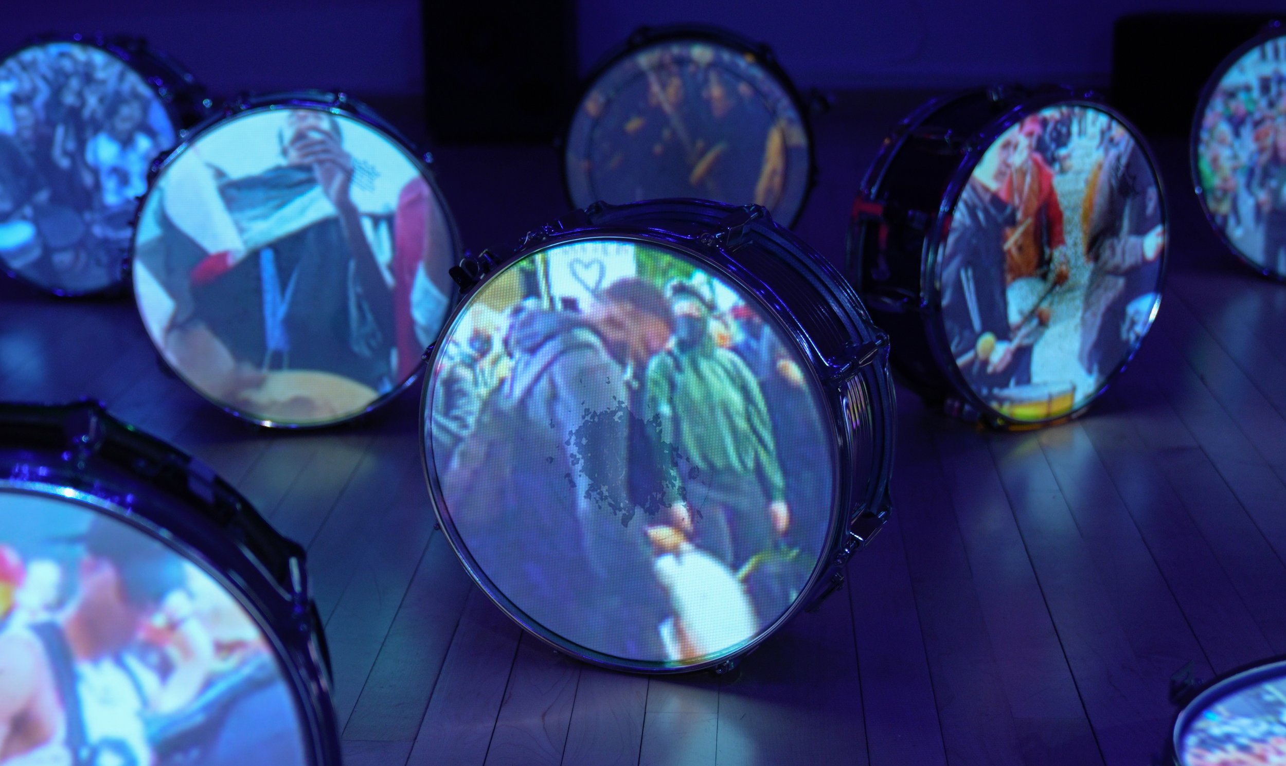 "STAGING" (detail)
04:30 video projection on snare drums, speakers, subwoofer, sub amp, global trusses. Dimensions variable.
Photo Credit: Dilmar Mauricio