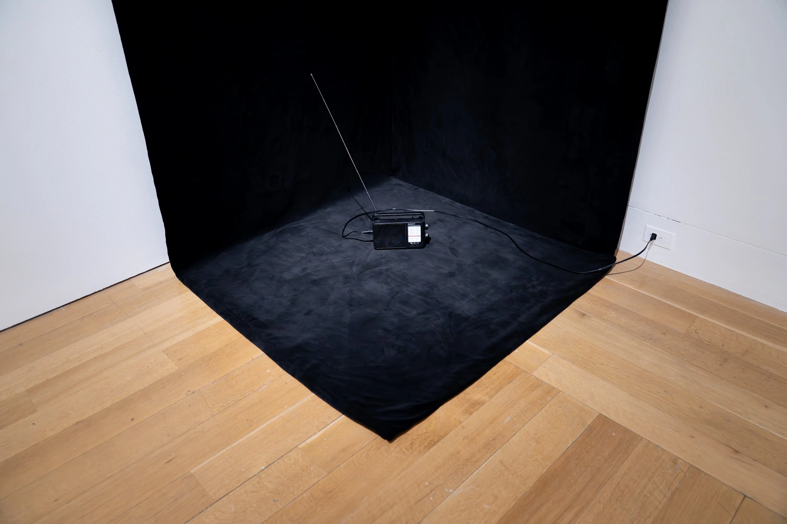 Gwyneth Zeleny Anderson, 
Dream Radio, 
2026,
Looped broadcast of dreams from people who  
live near or spend time at Temple University;  
radio tuned to 88.8 FM; sound absorbent  
fabric. 
163" x 48" x 48" 