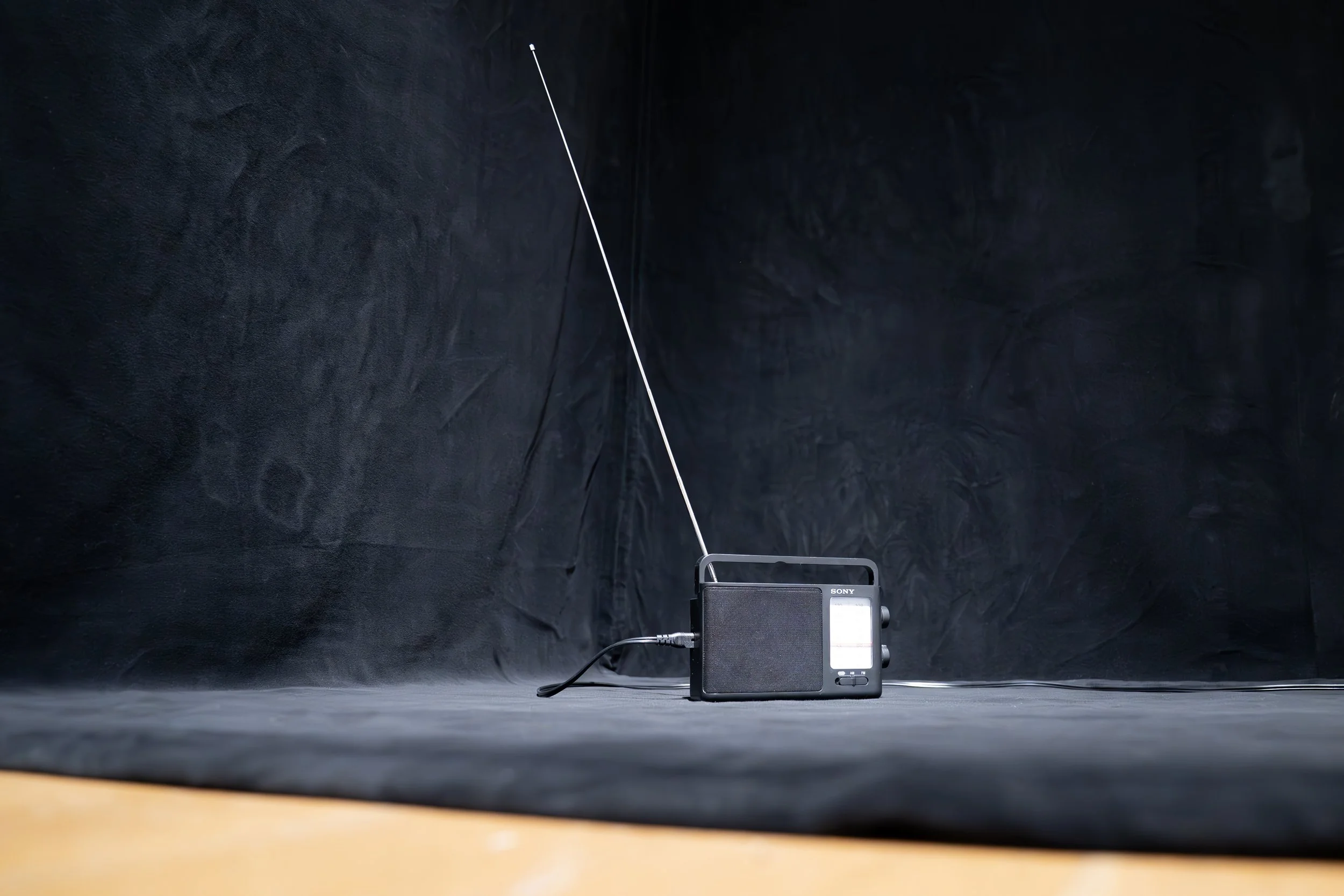 Gwyneth Zeleny Anderson, 
Dream Radio, 
2026,
Looped broadcast of dreams from people who  
live near or spend time at Temple University;  
radio tuned to 88.8 FM; sound absorbent  
fabric. 
163" x 48" x 48" 