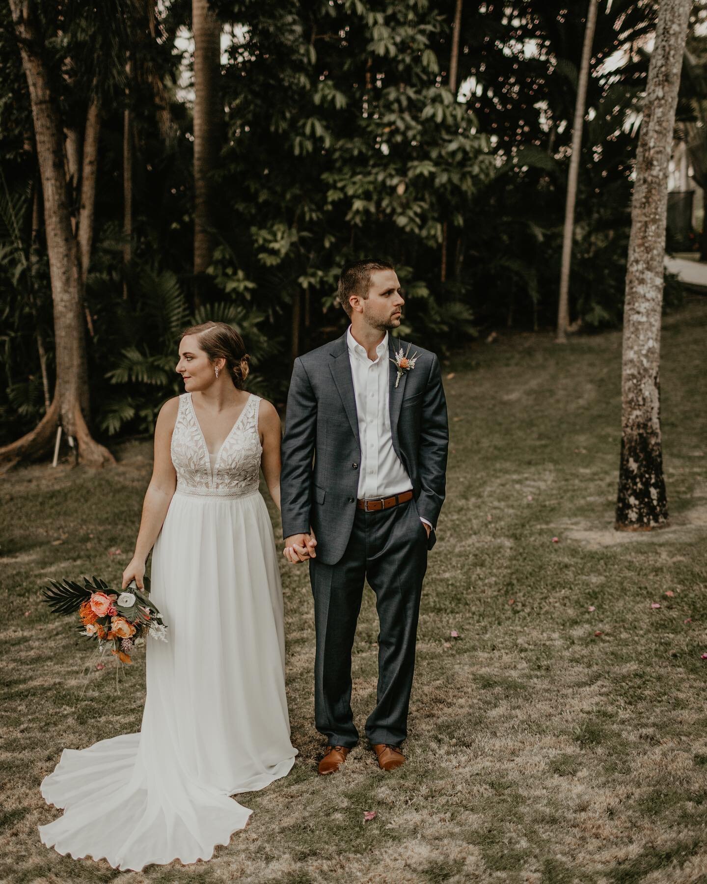 One of my most FAVORITE memories from 2021 was getting asked to photograph a wedding in Jamaica. 🙌🏼✨ @kelly_kimble &amp; @jamied_13 were so kind to invite me and my husband to come along on a trip of a lifetime &amp; we are SO thankful. 🖤 It was S