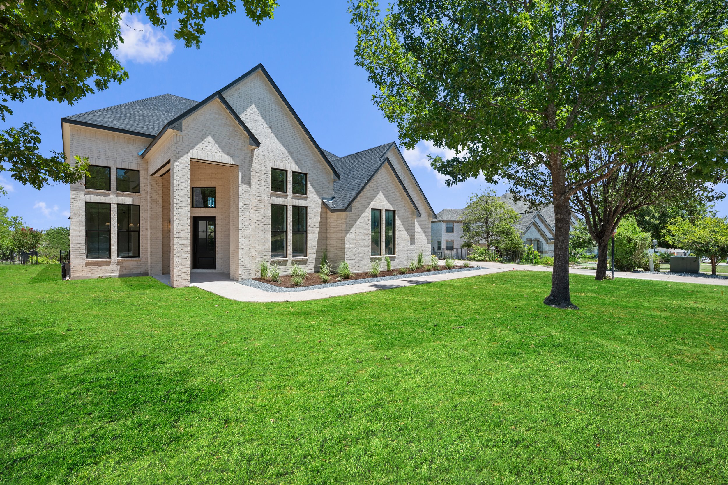 104_Whitley_Drive_0001.jpg