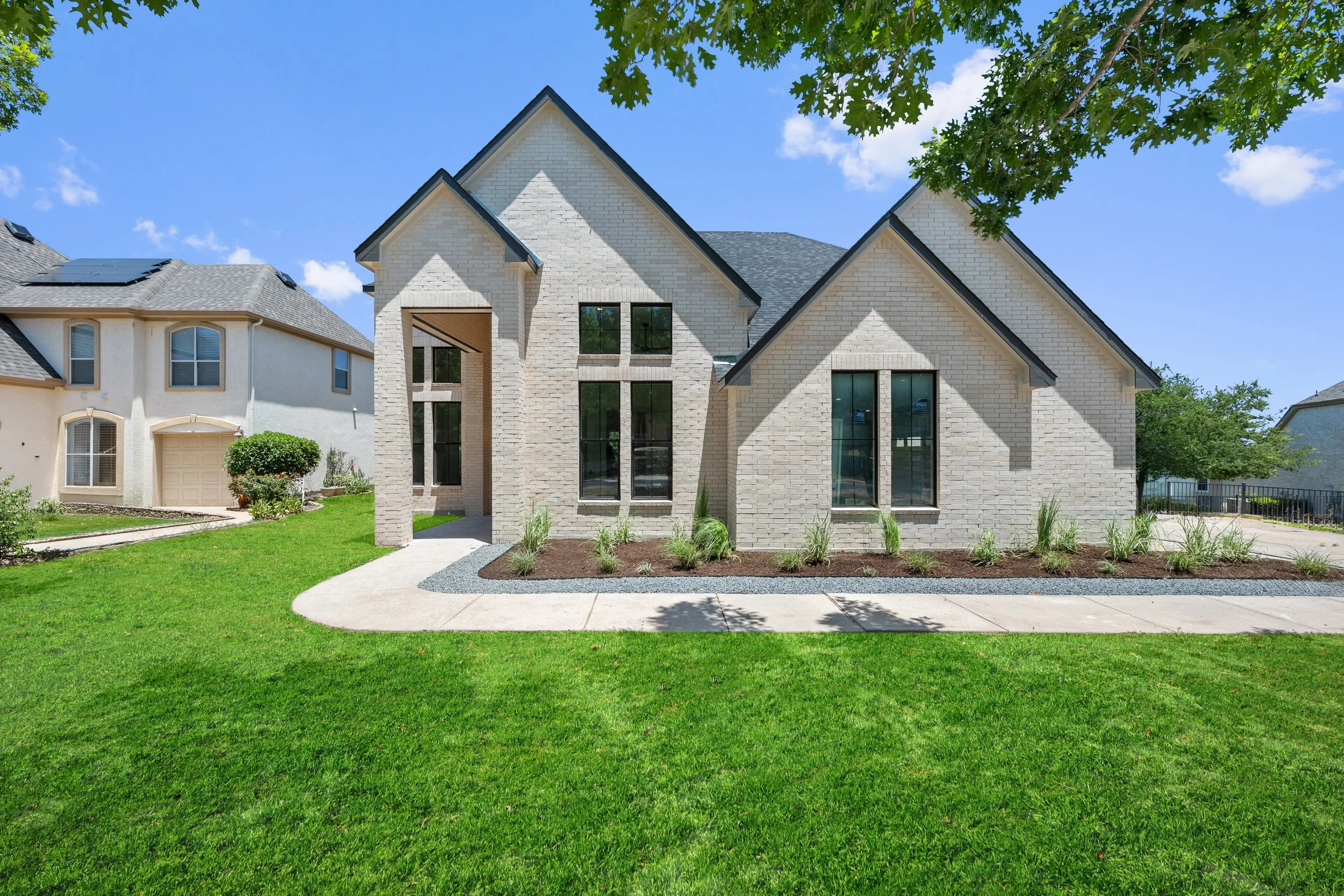104_Whitley_Drive_0002.jpg