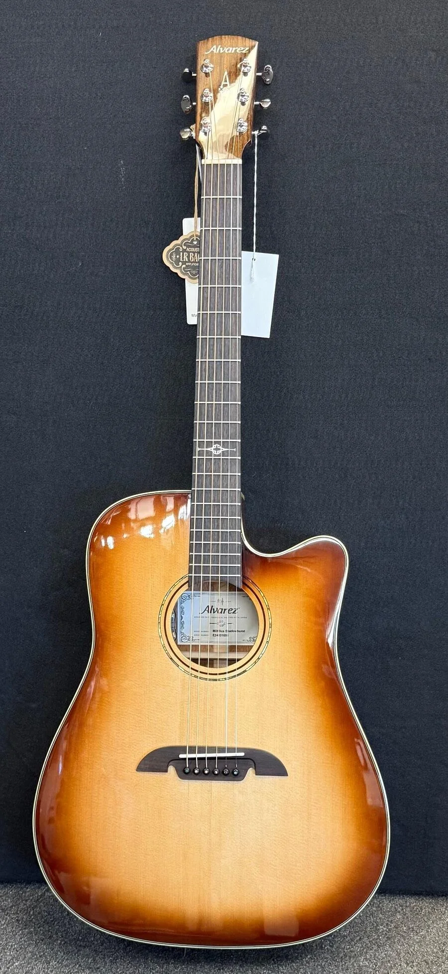 Alvarez Master Works MD60CE- Shadowburst with case/bag