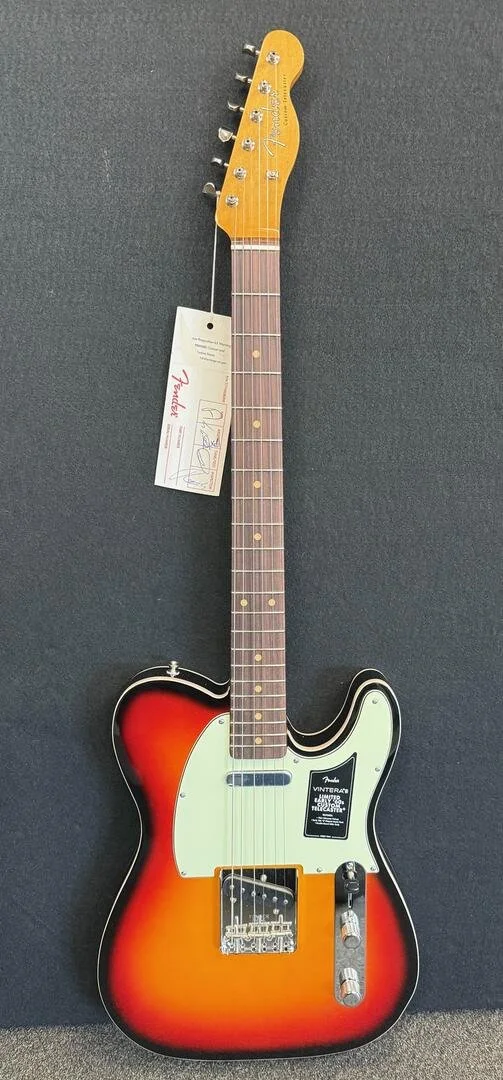 Fender Vintera III Early 60's Custom Telecaster- Sunburst with deluxe bag