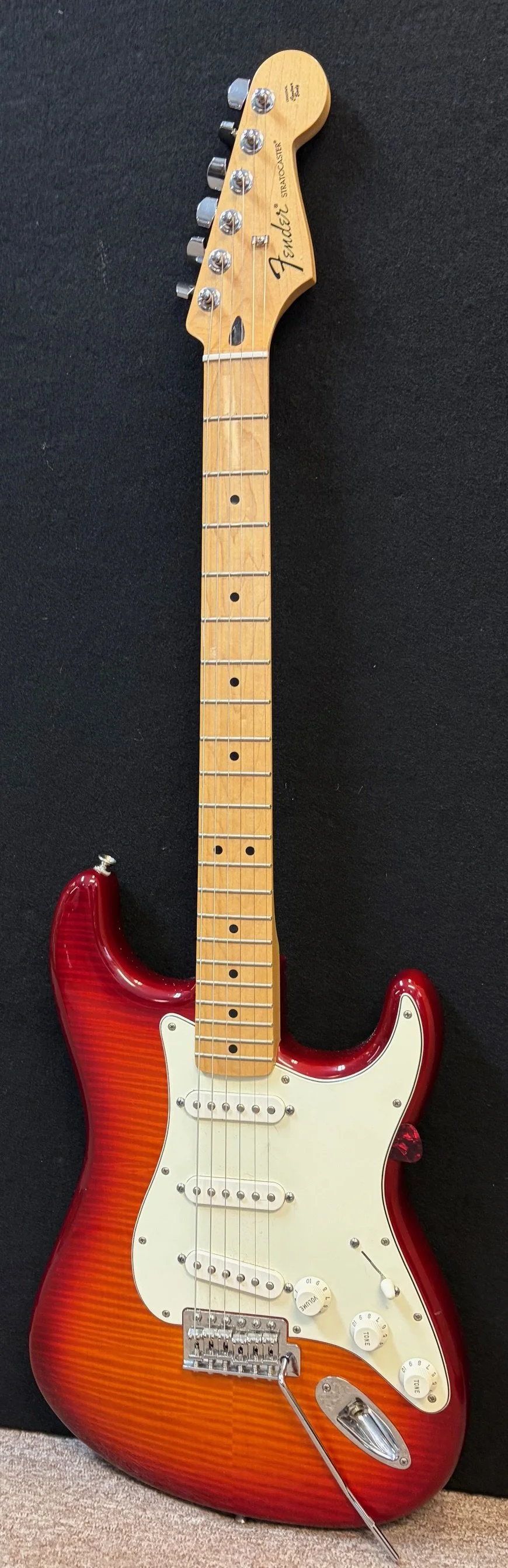 Fender Stratocaster 2013 Standard Strat Plus top-Aged Cherry Burst