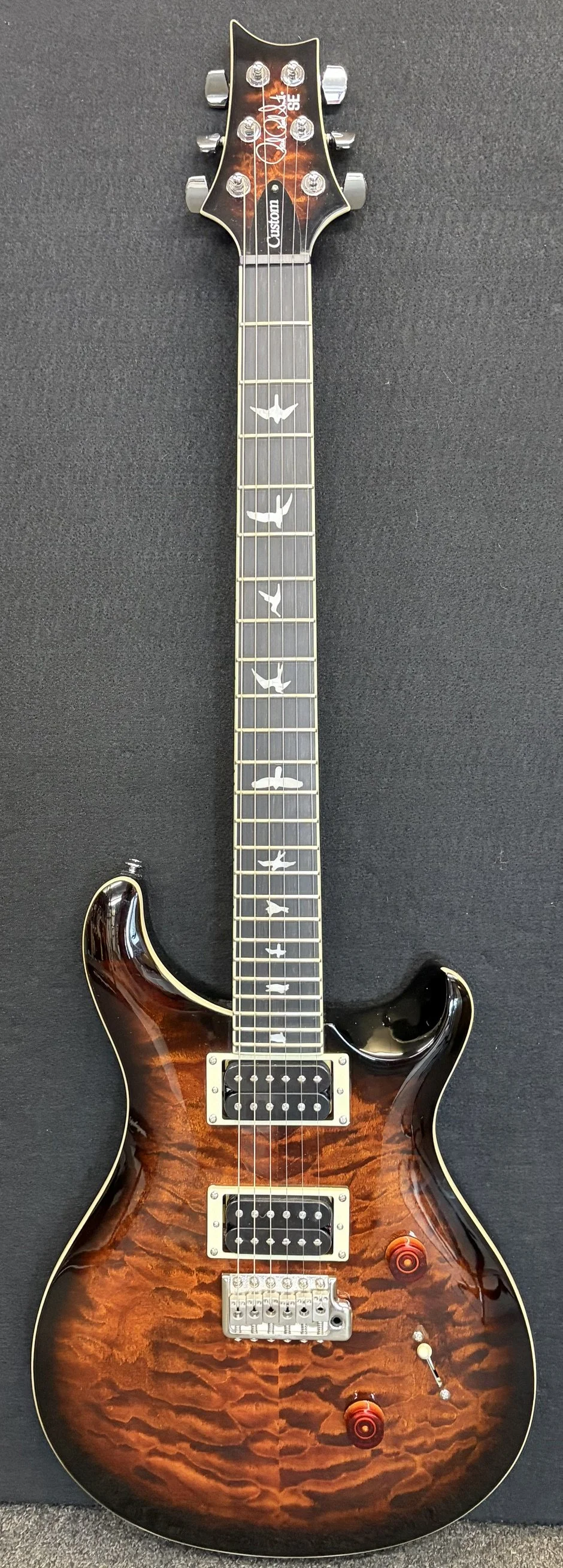 Used PRS SE Custom 24-Black Gold Burst