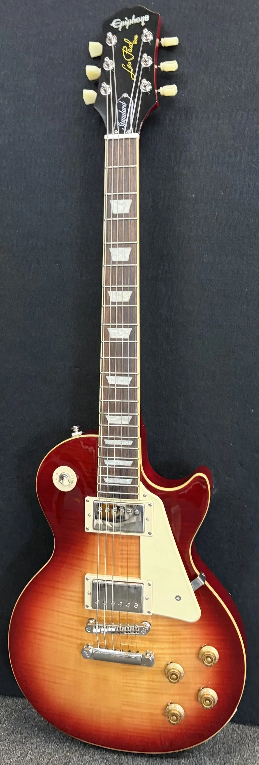 Used Epiphone Les Paul Standard-Cherry Sunburst