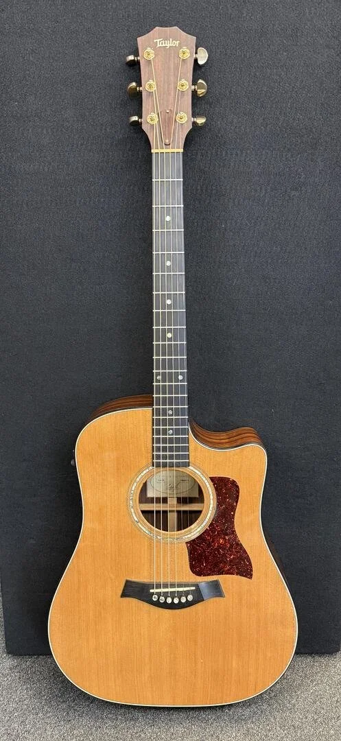 Used Taylor 710CE- Natural with case