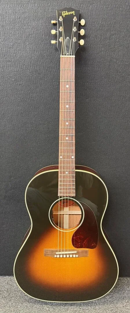 Gibson LG-2 - Sunburst with case