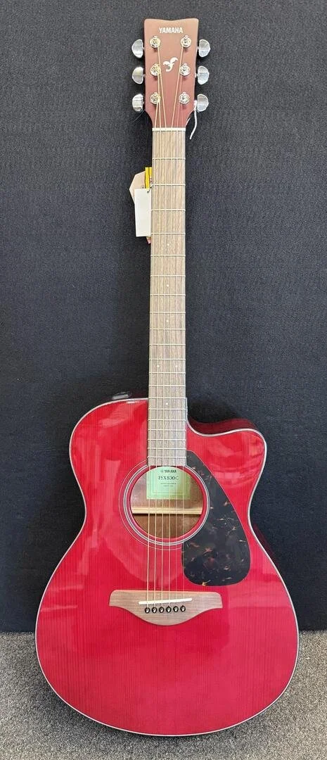 Yamaha FSX-800C- Ruby Red