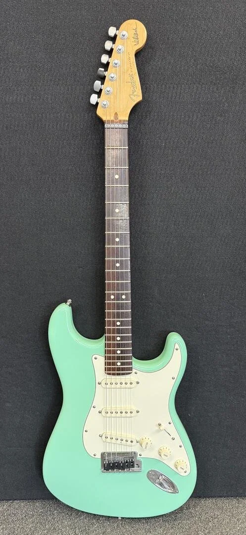 Used Fender Jeff Beck Stratocaster with case-Surf Green