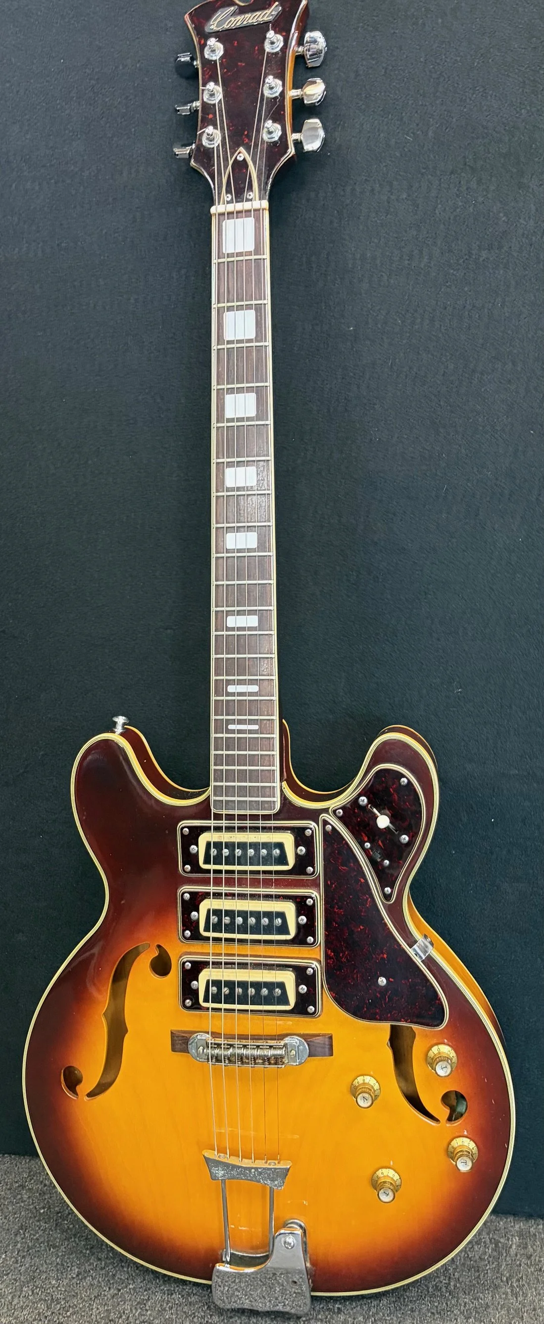 Conrad Semi Hollow-Sunburst