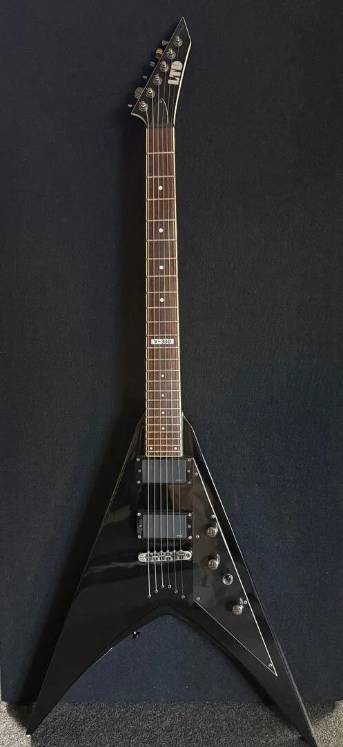 Used ESP LTD V-300- Black