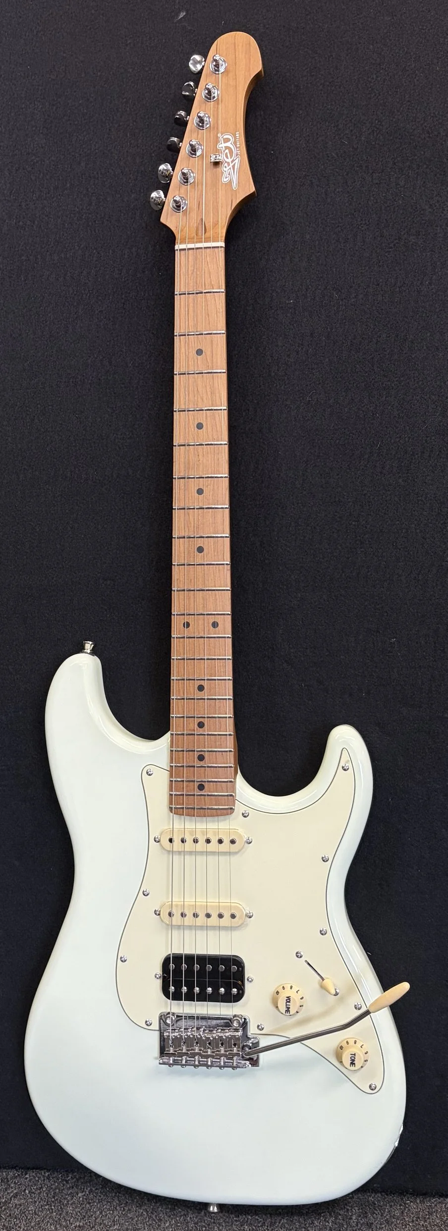 Jet JS 400 with Humbucking pick up-Olympic White