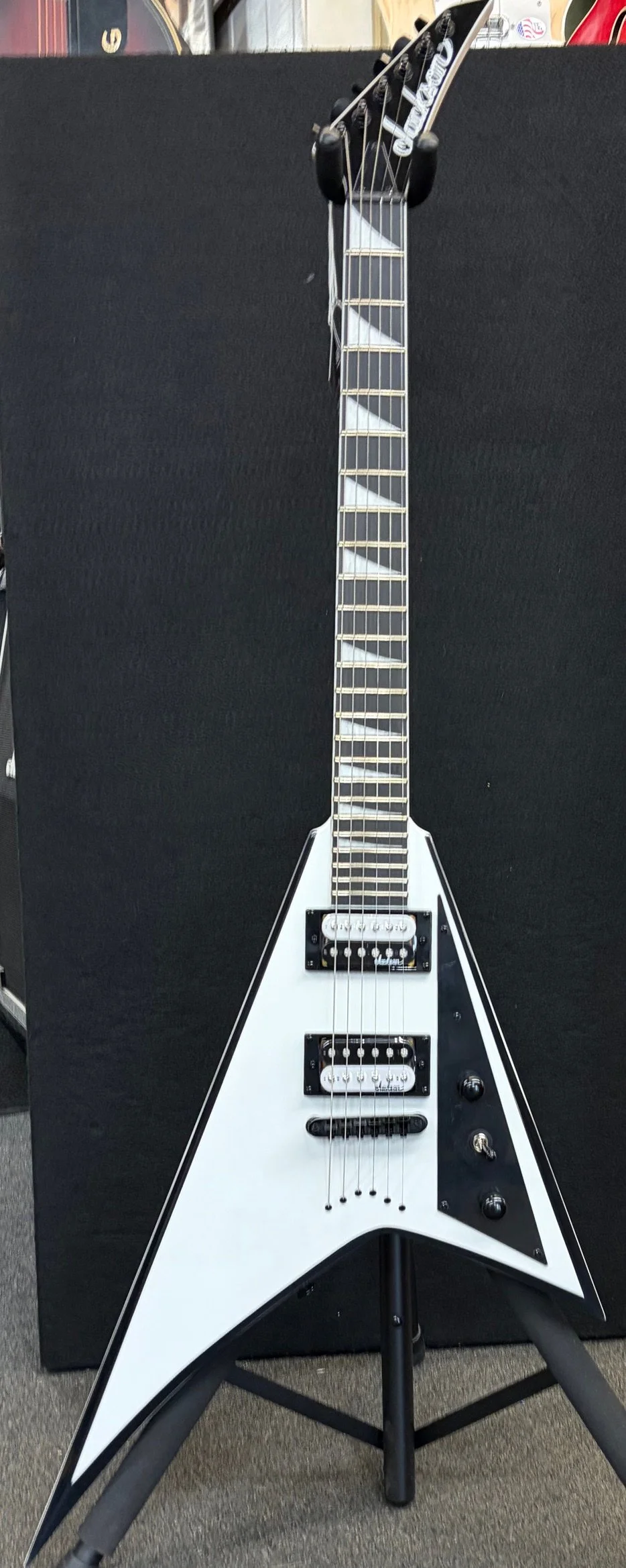Jackson JS 32T Randy Rhoads-White with Black Bevels