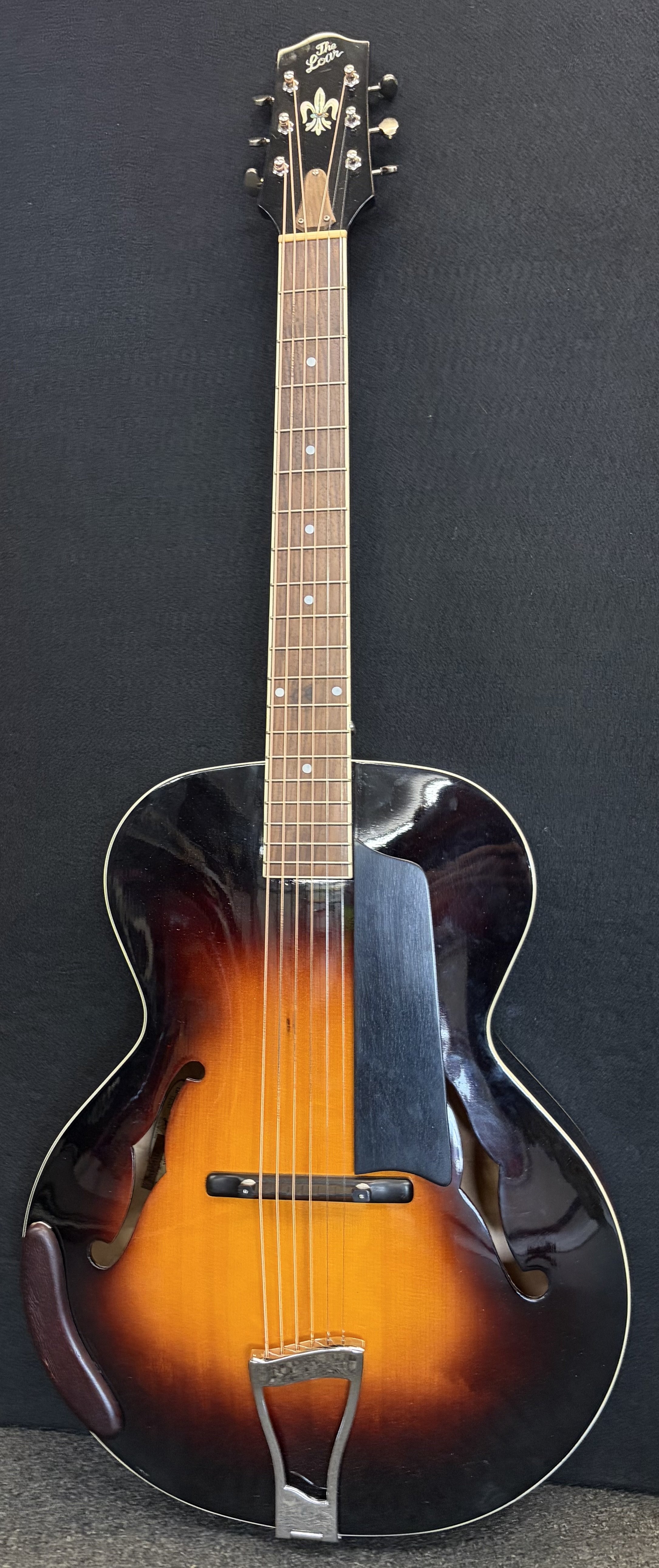 Used The Loar LH300 Archtop-Sunburst