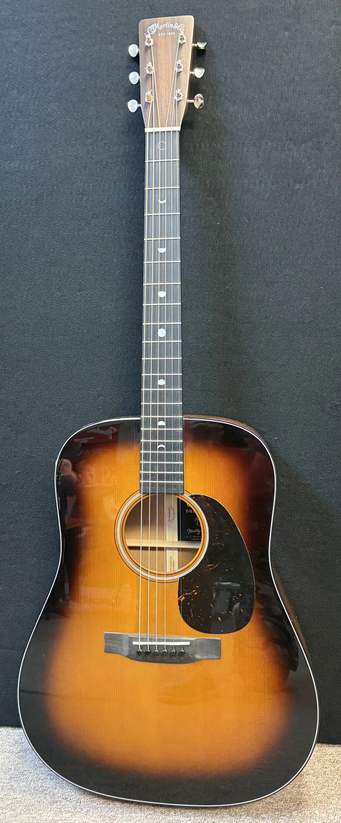 Used Martin Molly Tuttle Signature-Tobacco sunburst with case