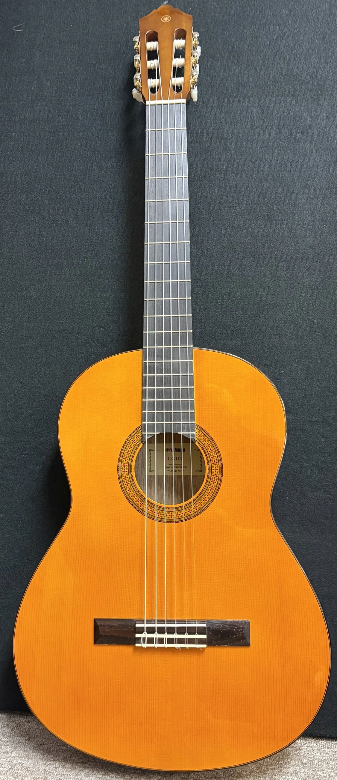 Yamaha CH102-natural spruce top
