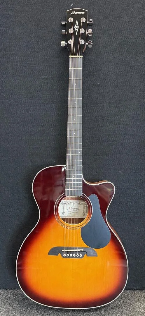 Alvarez RF26CE-Sunburst with bag