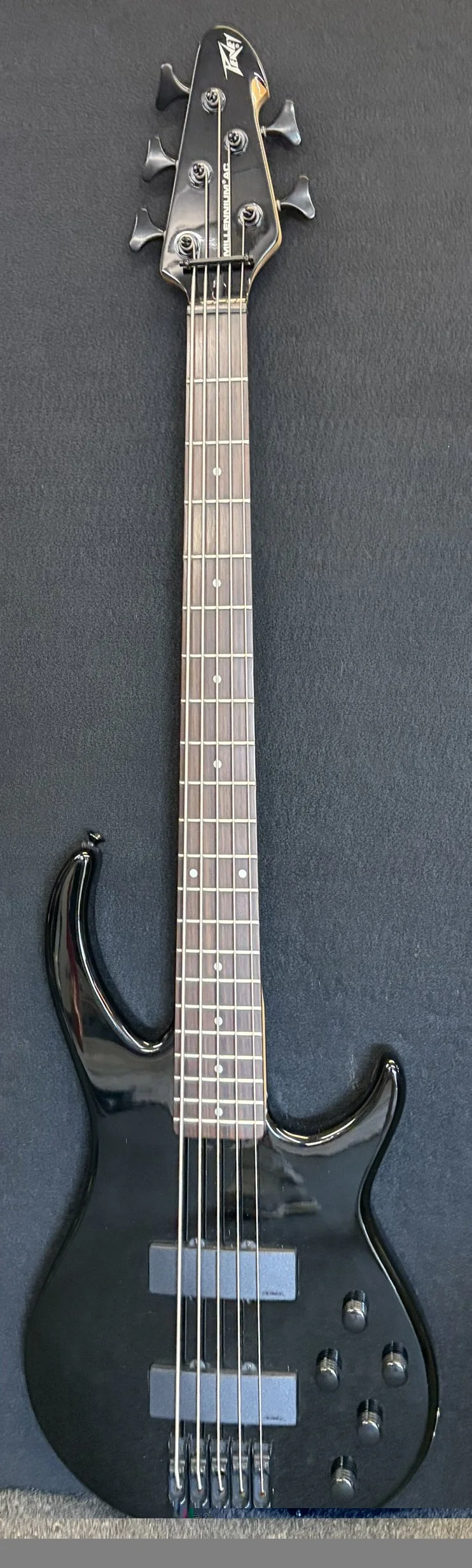 Used Peavey Millenium AC 5 String-Black