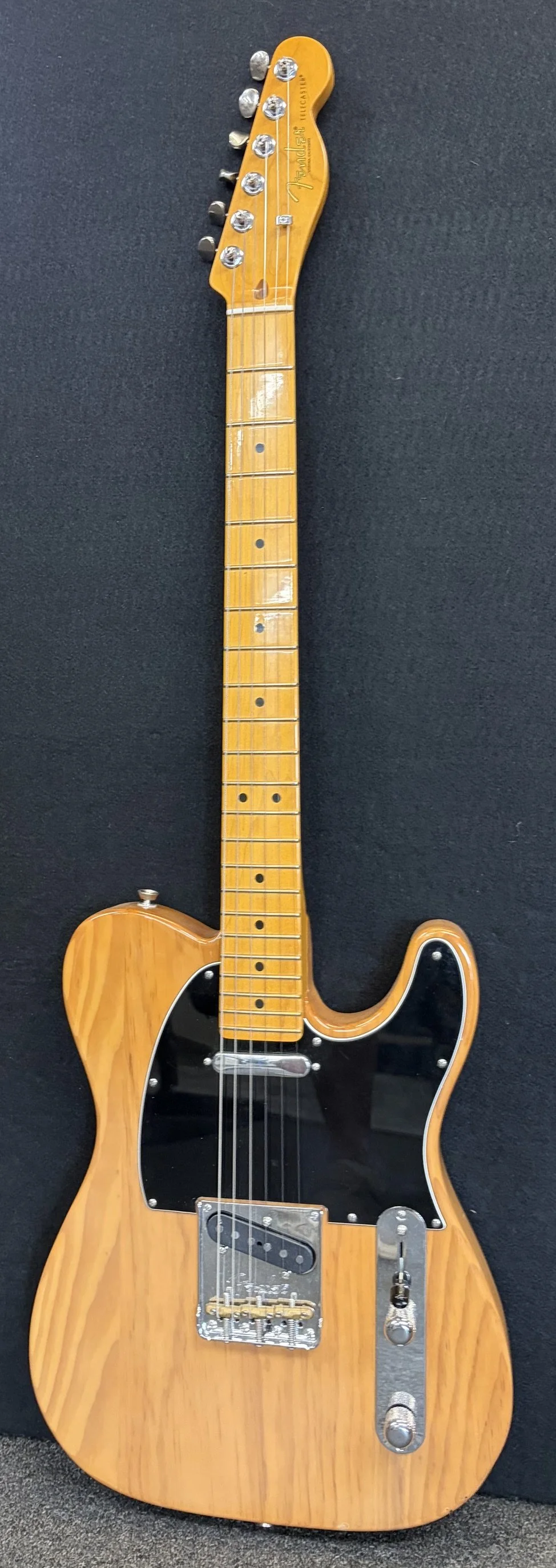 Fender USA American Pro 2-Roasted Pine