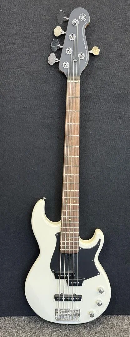Used Yamaha BB 235- White