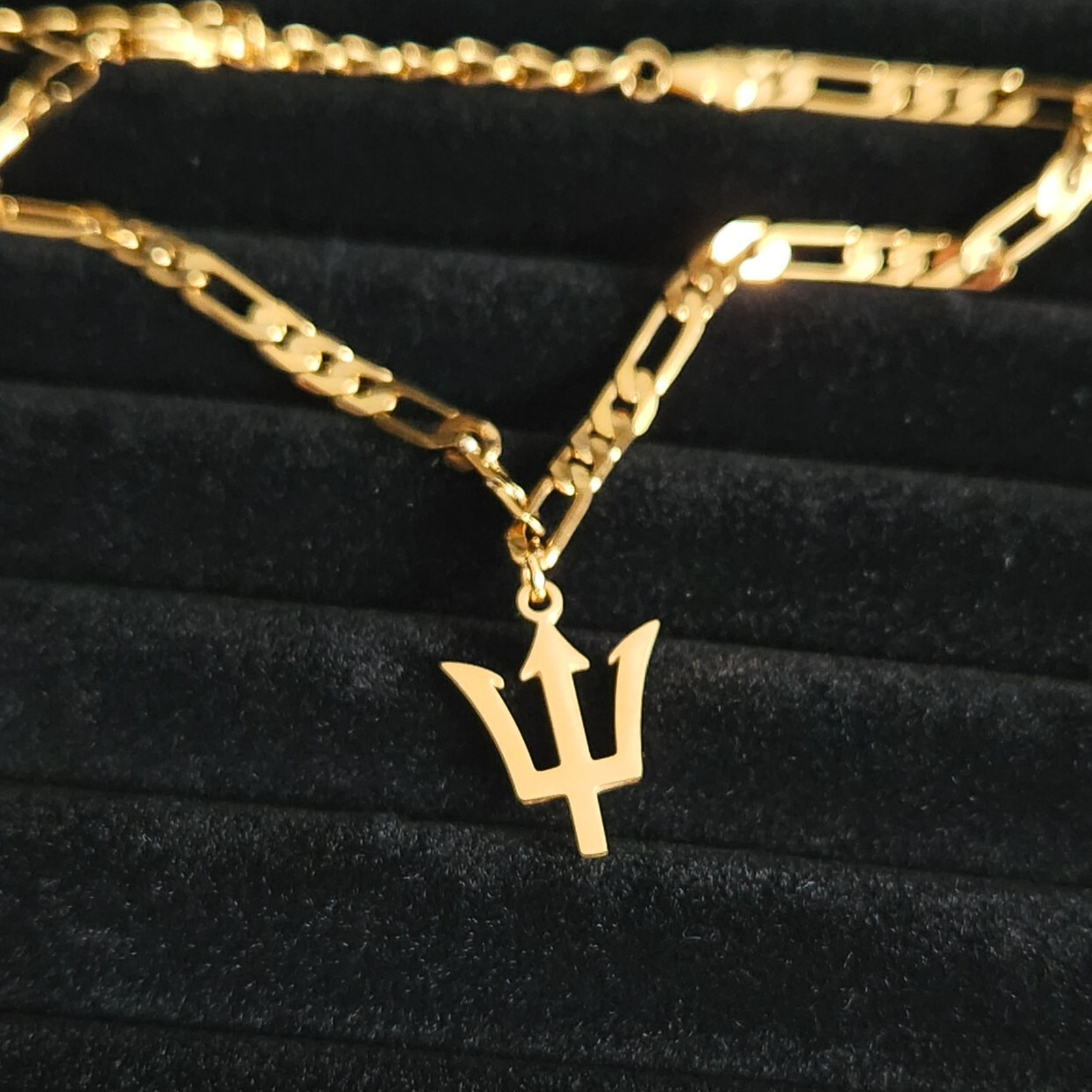 Barbadoes stymbol anklet_STMNT_gold.png