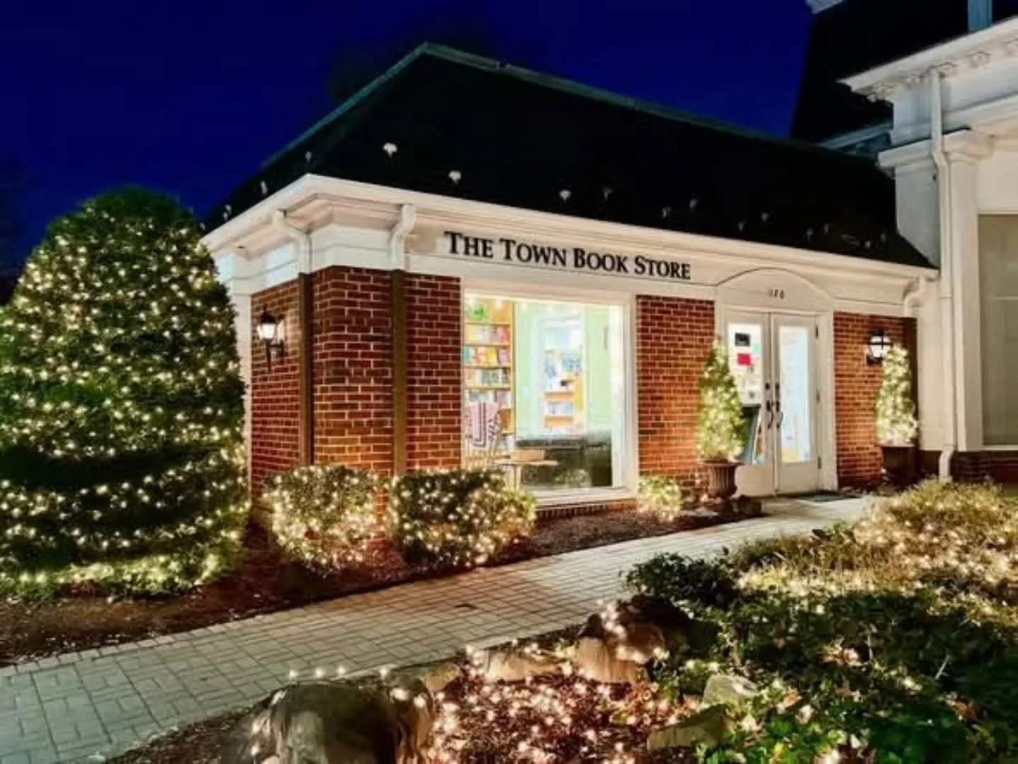 You don't have to go too far to pick up a calendar. Our 2026 Rahway River Parkway Calendar is now available at The Town Book Store of Westfield! 📖📚 

We are thrilled to share that our longtime friends at The Town Book Store, an independent bookstor