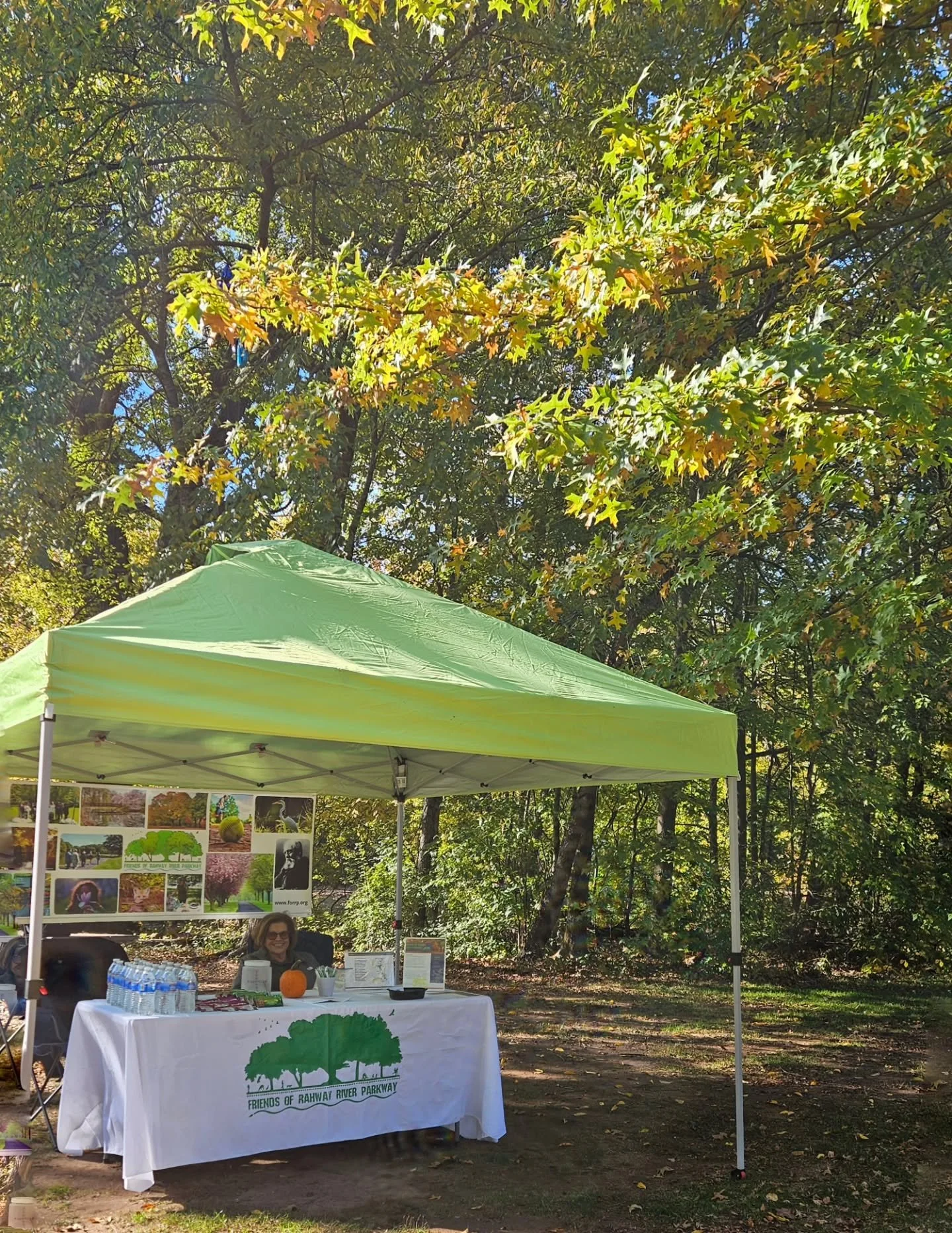 We are here ready to go! Join our cleanup at Rahway River Park. Here until 2 PM! Look for our tent, Lakeside Picnic area. 🌳🍁🍂🤎