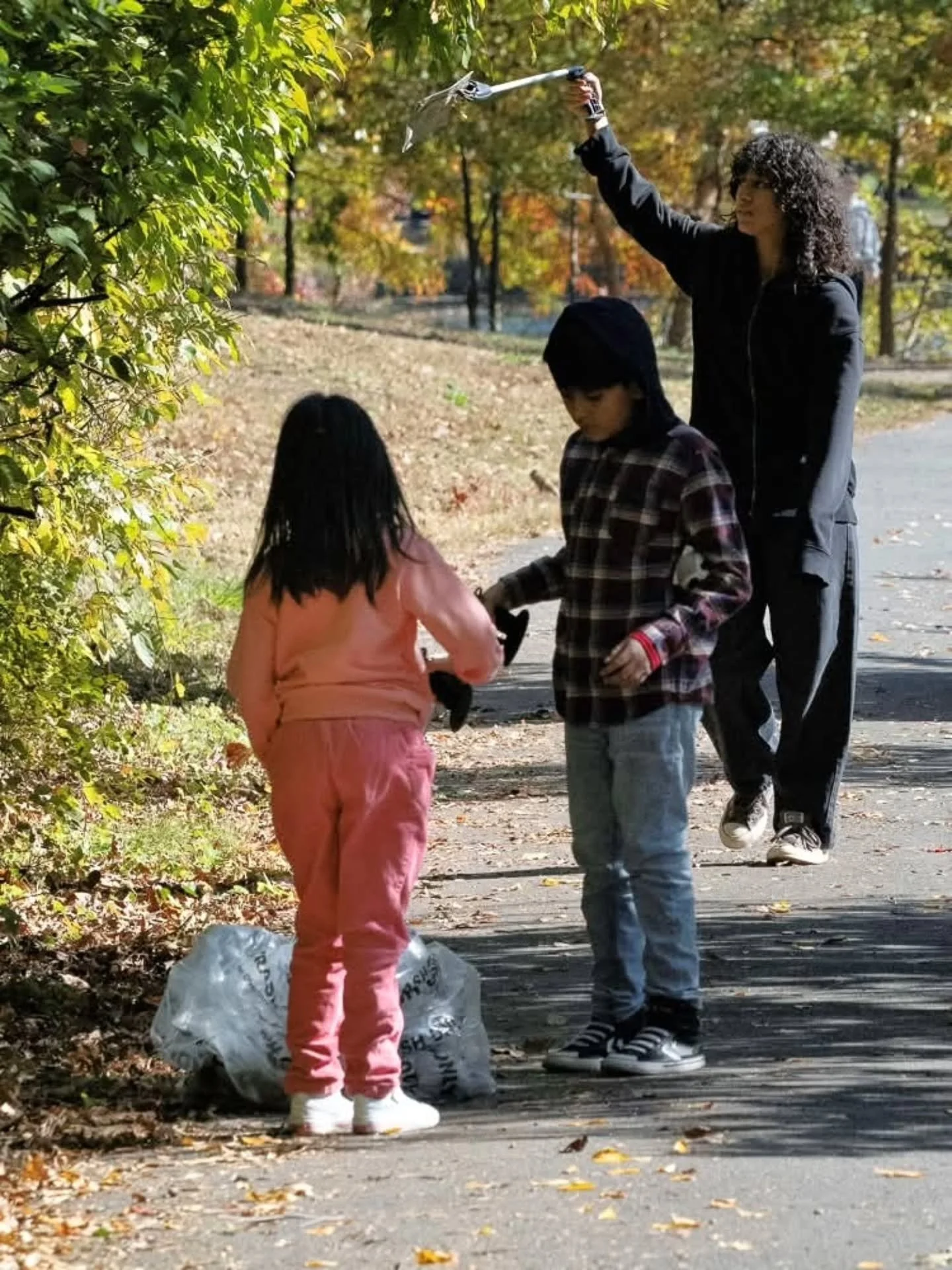 Thanks to those who came out to help with our Autumn cleanup this past Saturday. It was a small but mighty group, and we picked up lots of plastic trash, especially bottles. The day was perfect, and the help was welcome! Until next cleanup! 🌳

 #Kee