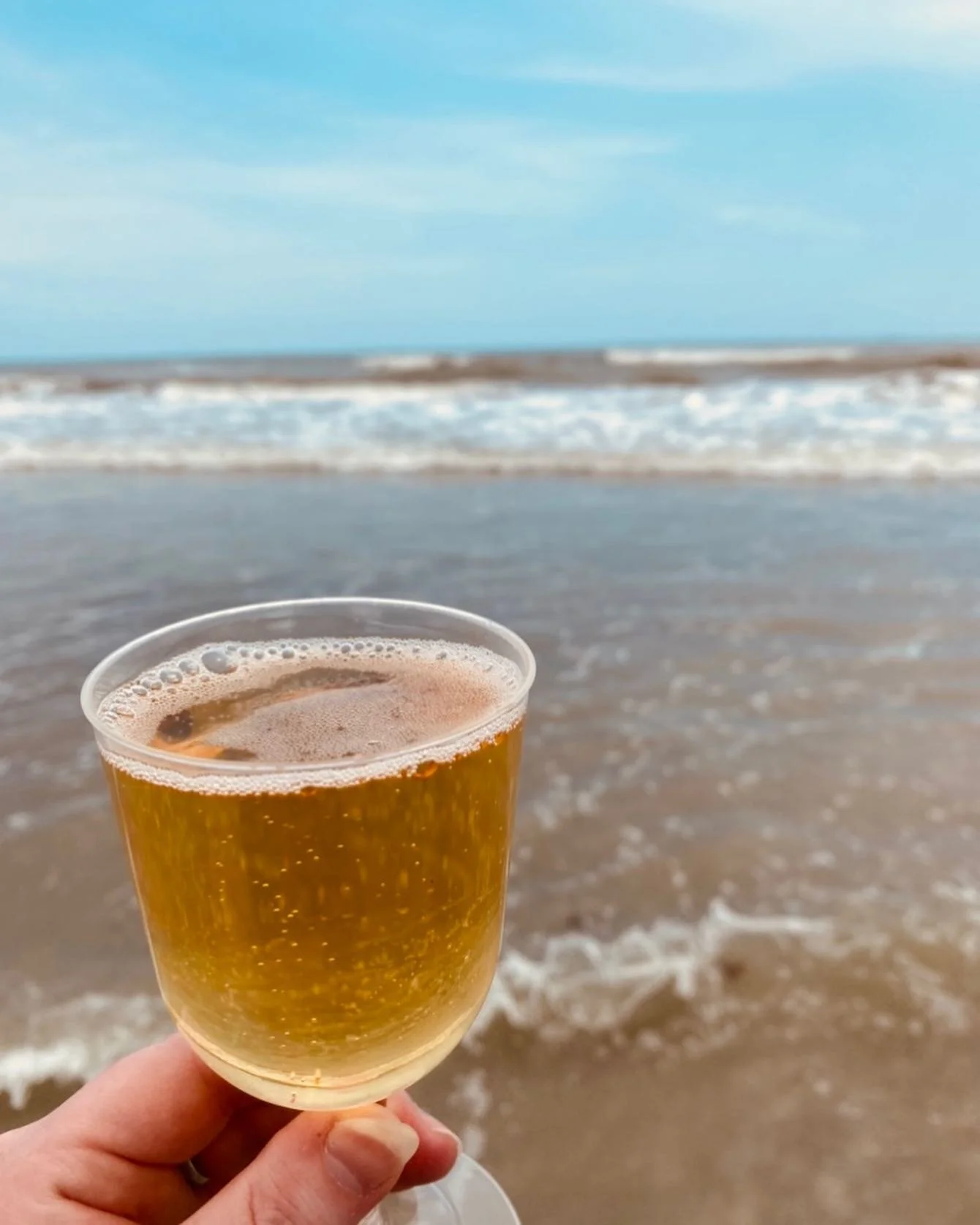 🥂CELEBRATE 🥂

Any excuse to celebrate with some sparkling grape juice on the beach and I&rsquo;m there in a flash. 

Celebrating is so important and having friends around to celebrate with just adds a whole new layer of fun. 
 
Today we celebrated 