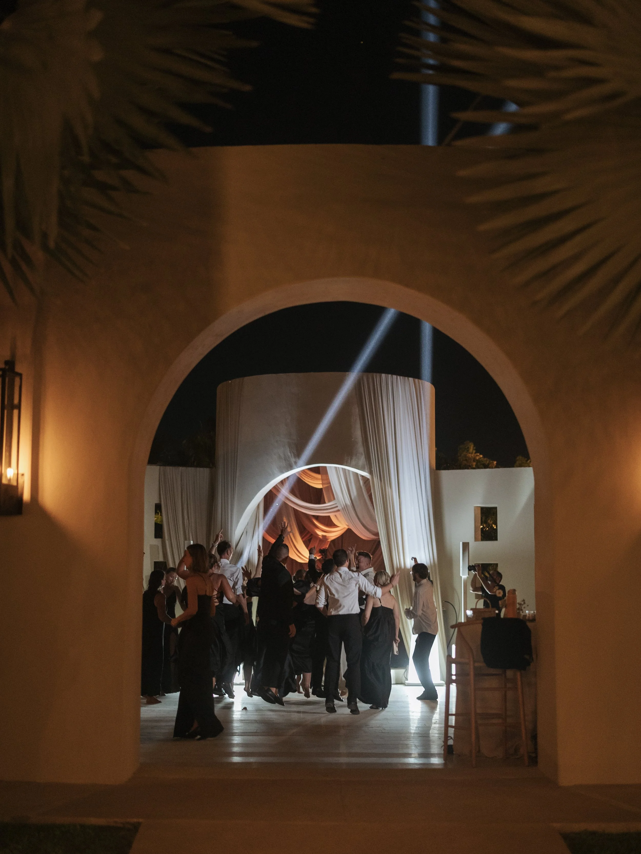 baja-luna-artistic-luxury-wedding-venue-los-cabos-11.jpg