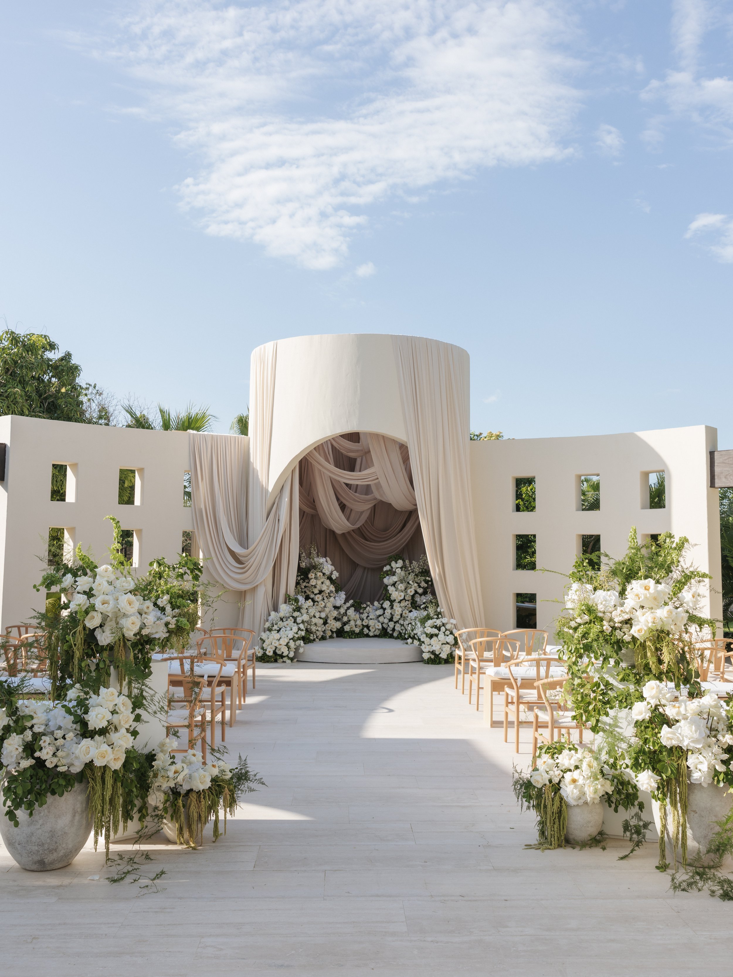 When Weddings Become Art: Why Baja Luna Is Made for Couples Who Think Differently