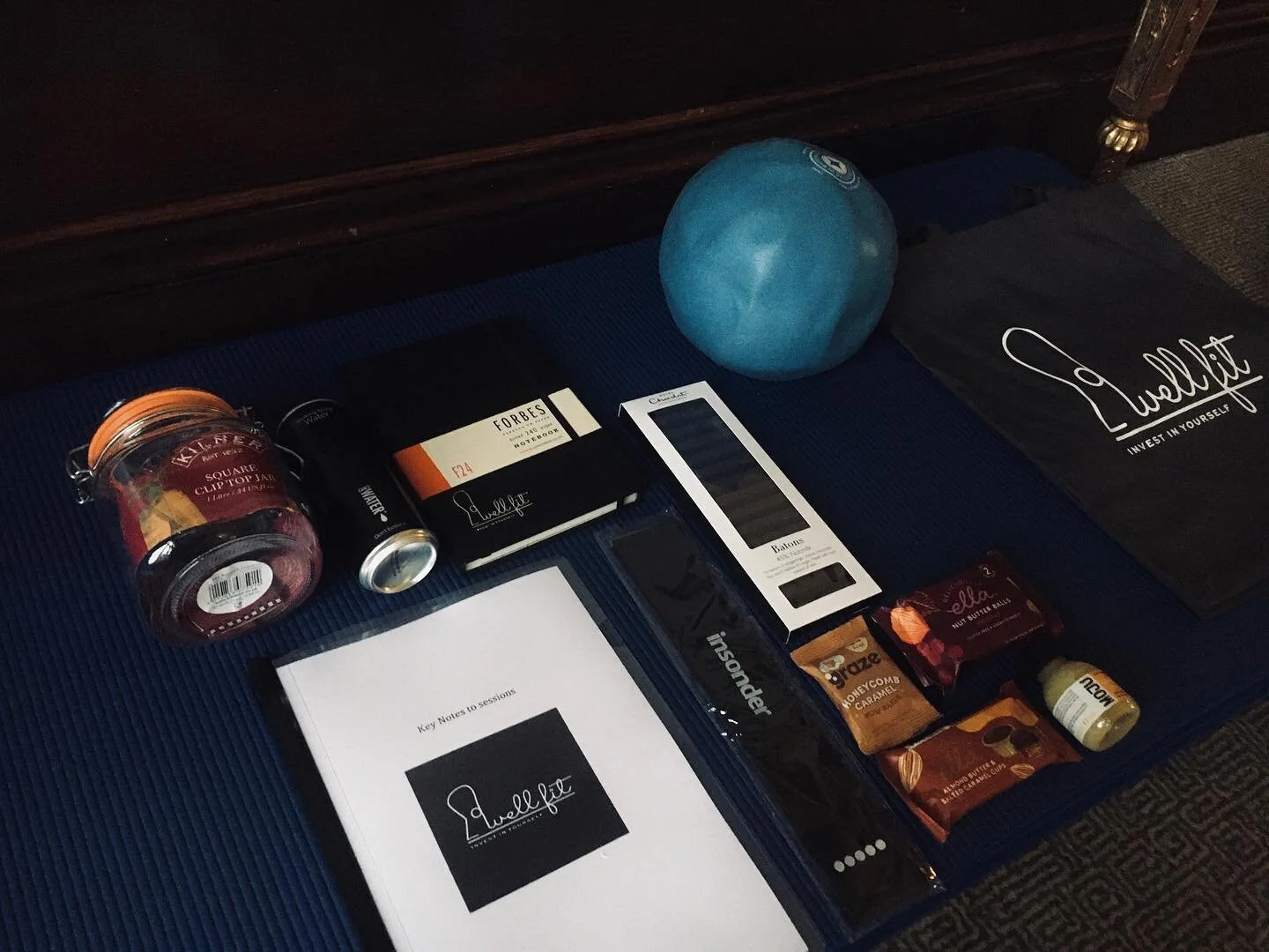 After the very first Well Fit weekend we wanted to share some of the memories.  On arrival everyone was given their Well fit goodie bag including journal, mini band, mini stability ball, ginger shot, fermenting jar, chocolate, snacks and session / wo