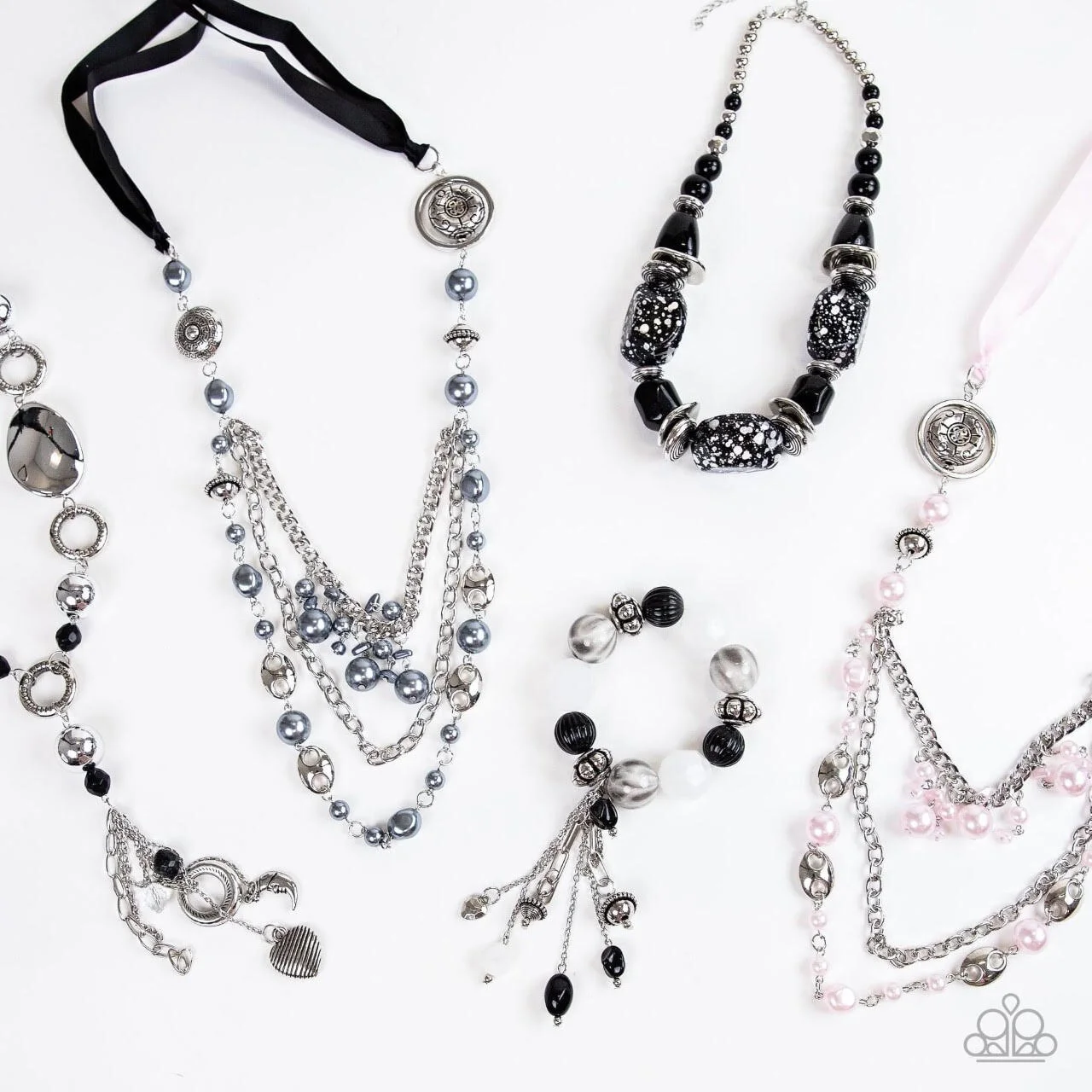 Paparazzi All The Trimmings Black 2025