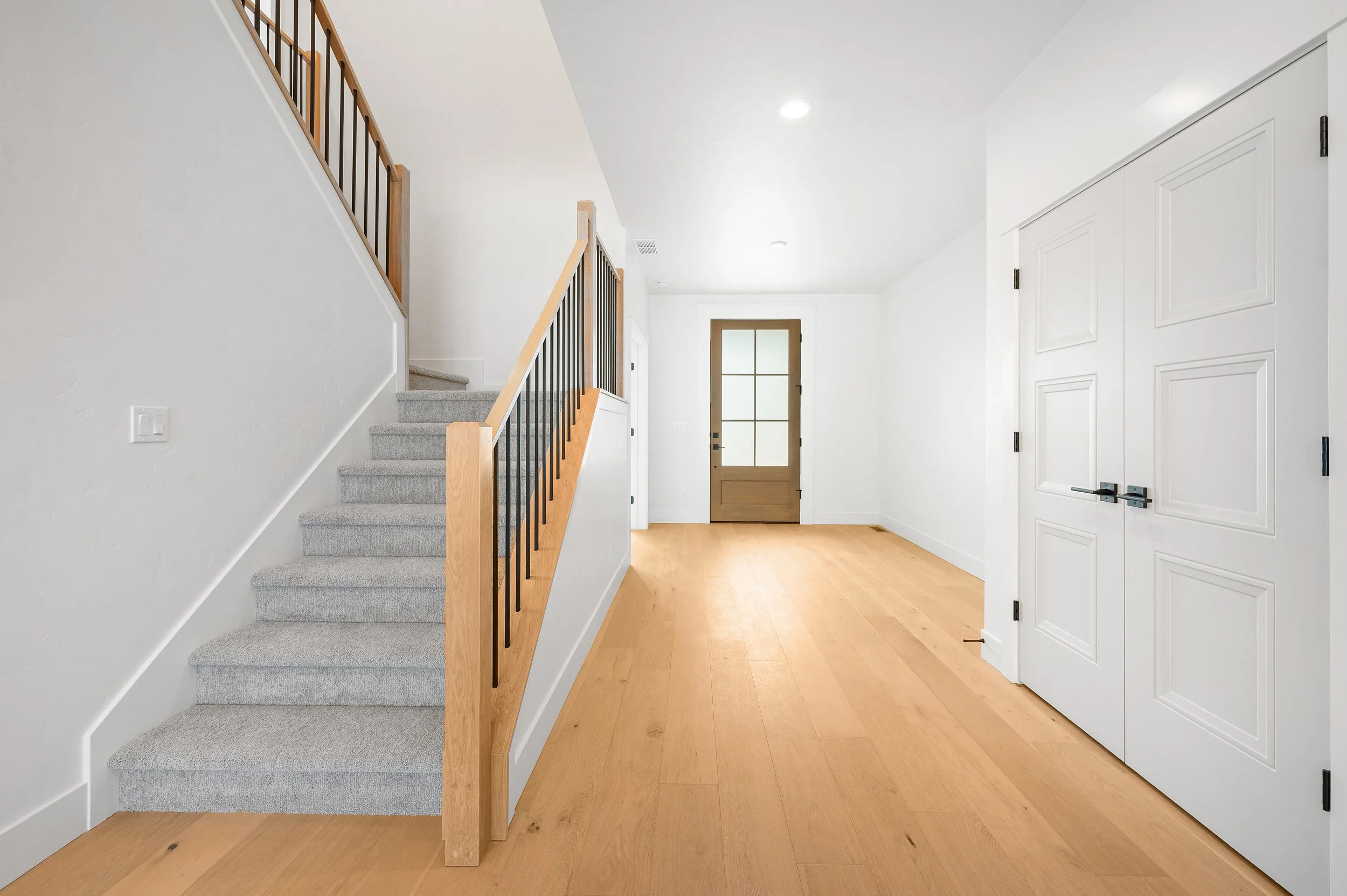 Brooks Drive Living, Dining, & Kitchen (8).jpg