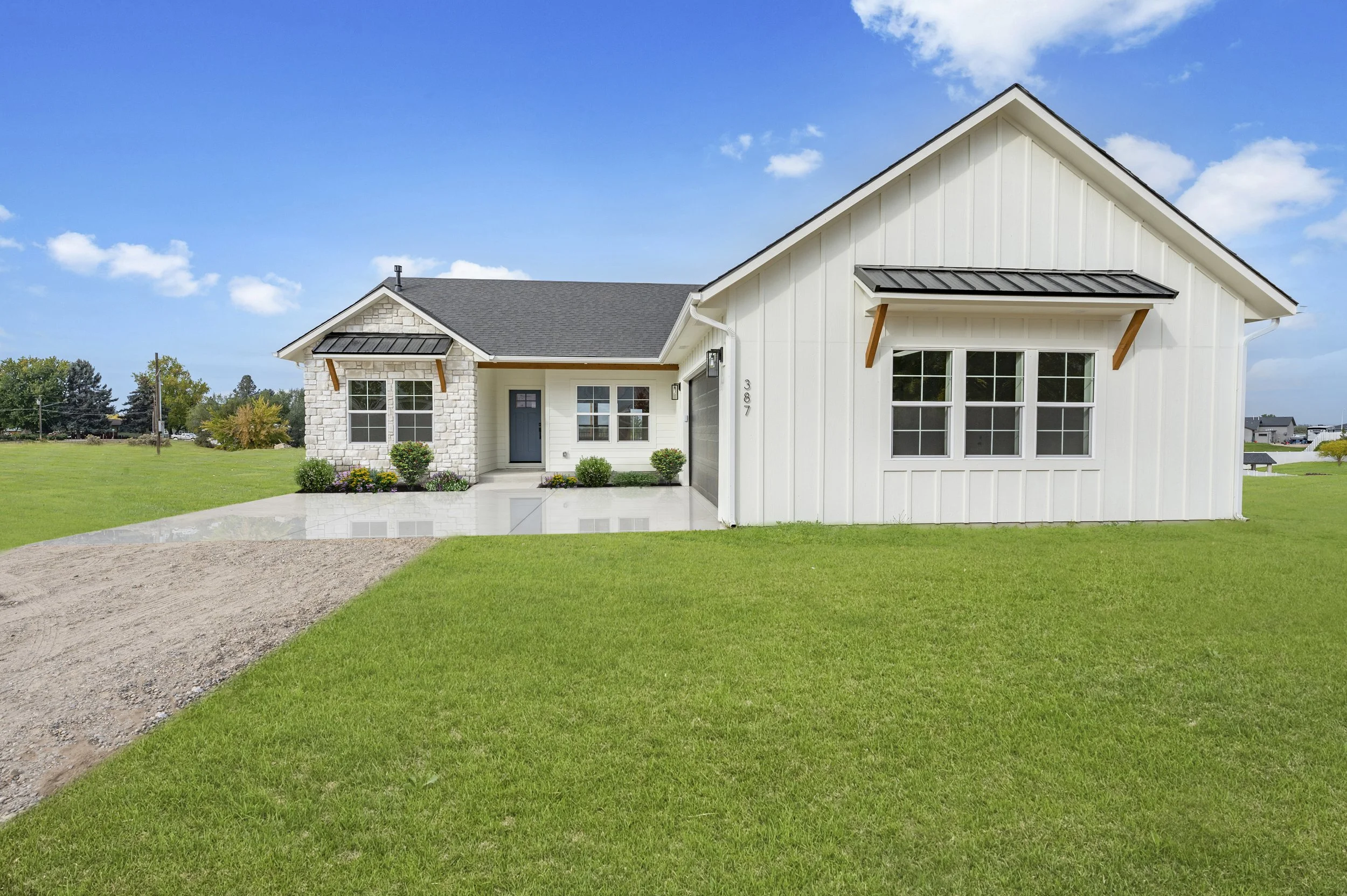 Iowa Ave Exterior  (2)_1.jpg