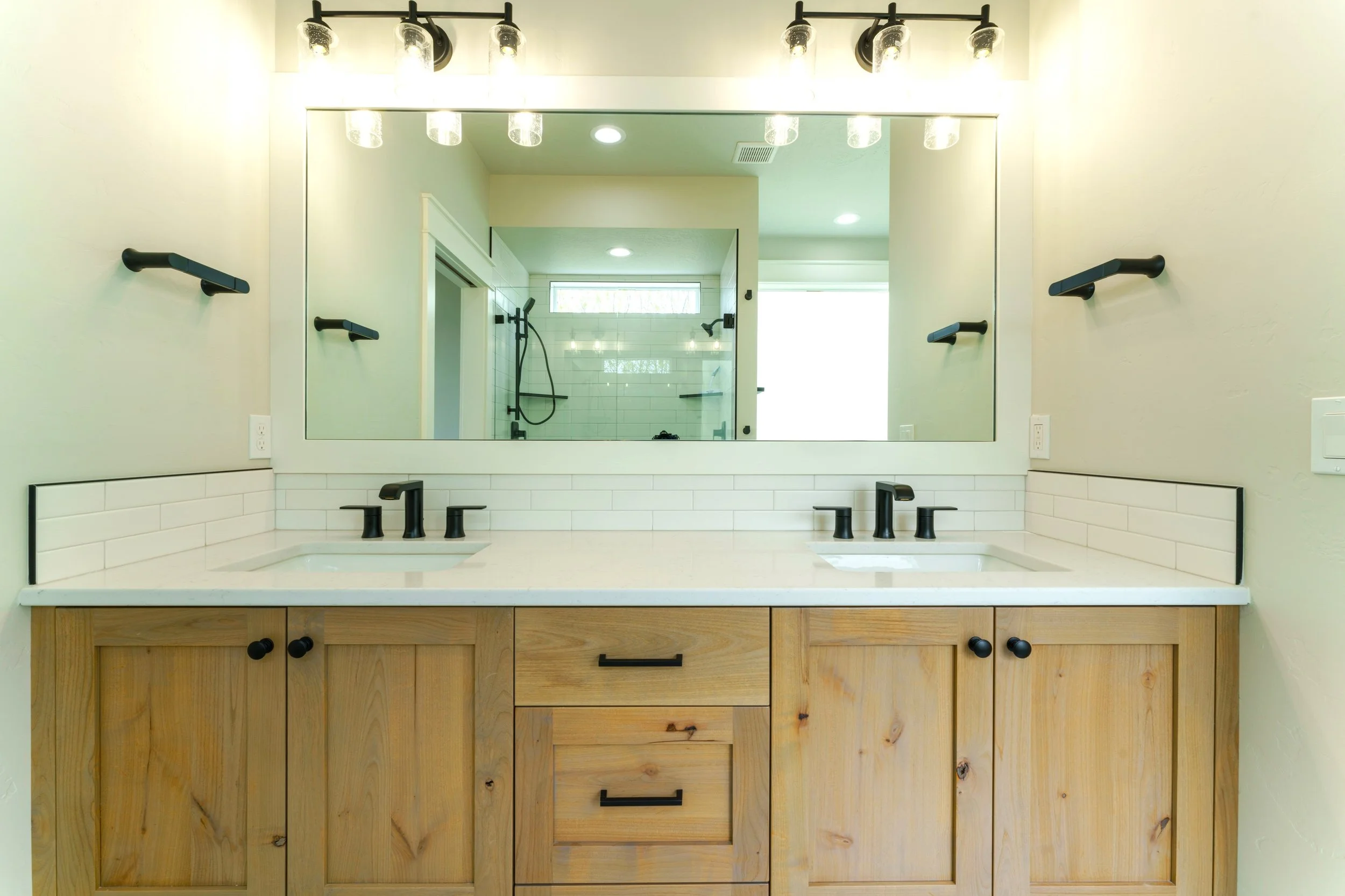 Zach Boulevard Bathroom & Laundry (1).jpg