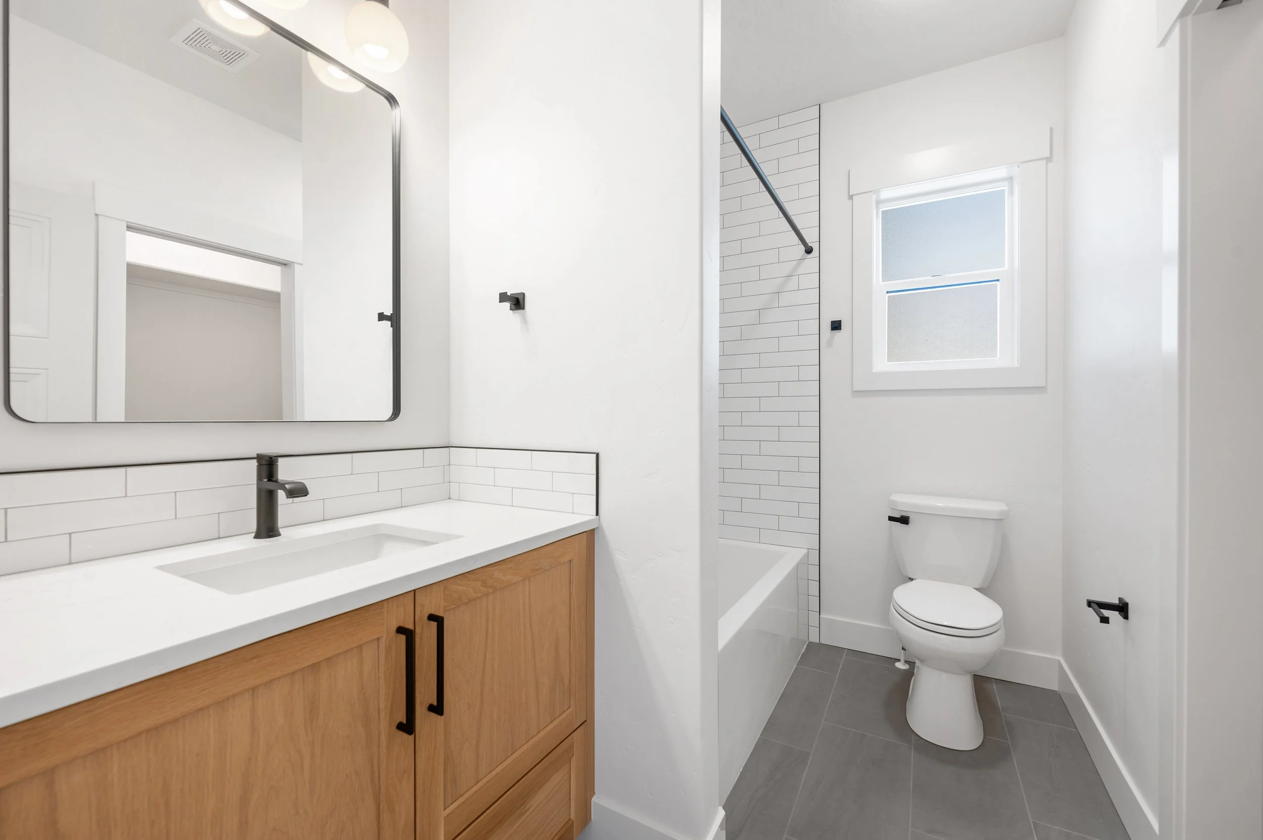 Brooks Drive Bathrooms & Laundry (4).jpg