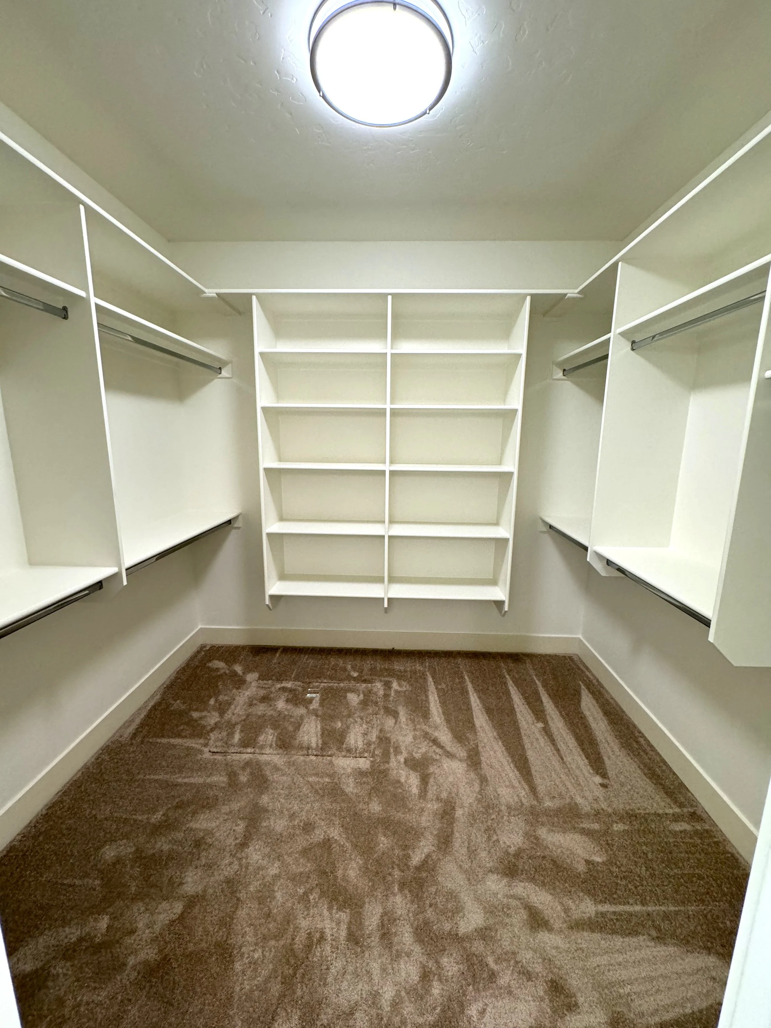 River Road Bathroom, Laundry (3).jpg