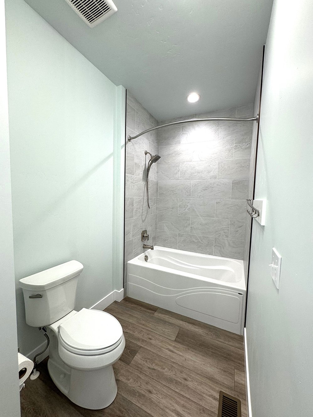 828 Mann Creek Bathroom, Laundry (3.1).jpg