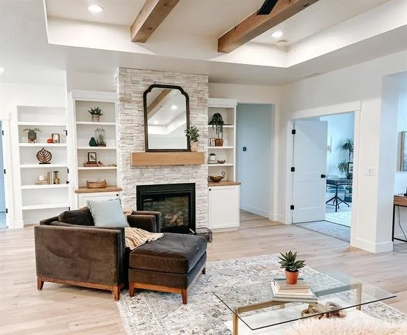 Mann Creek Living, Dining, & Kitchen (24).jpg