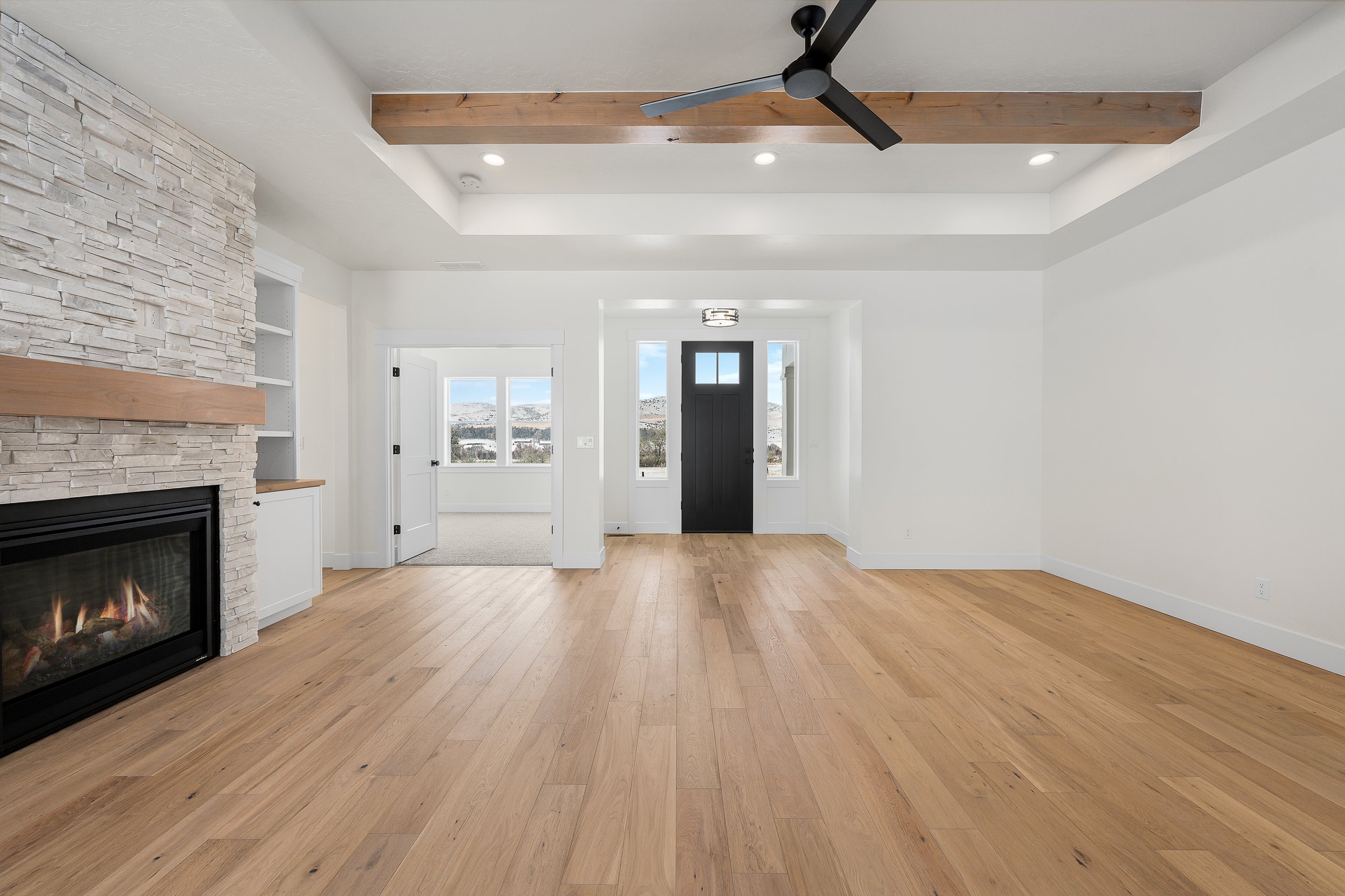 Mann Creek Living, Dining, & Kitchen (11).jpg