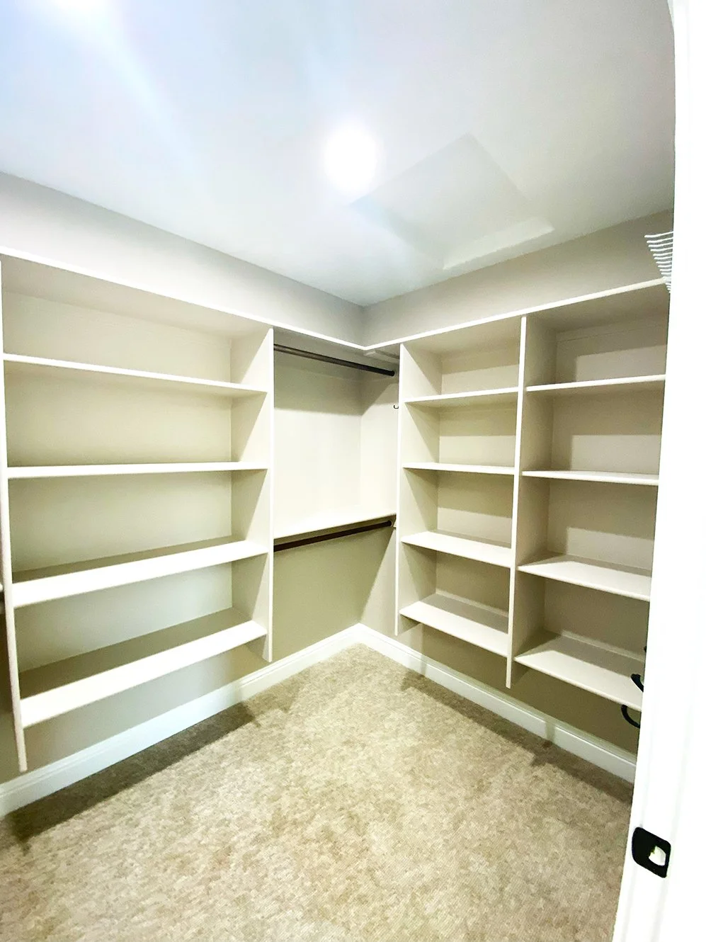 Loafer Lane Bathroom & Laundry (3.1).jpg