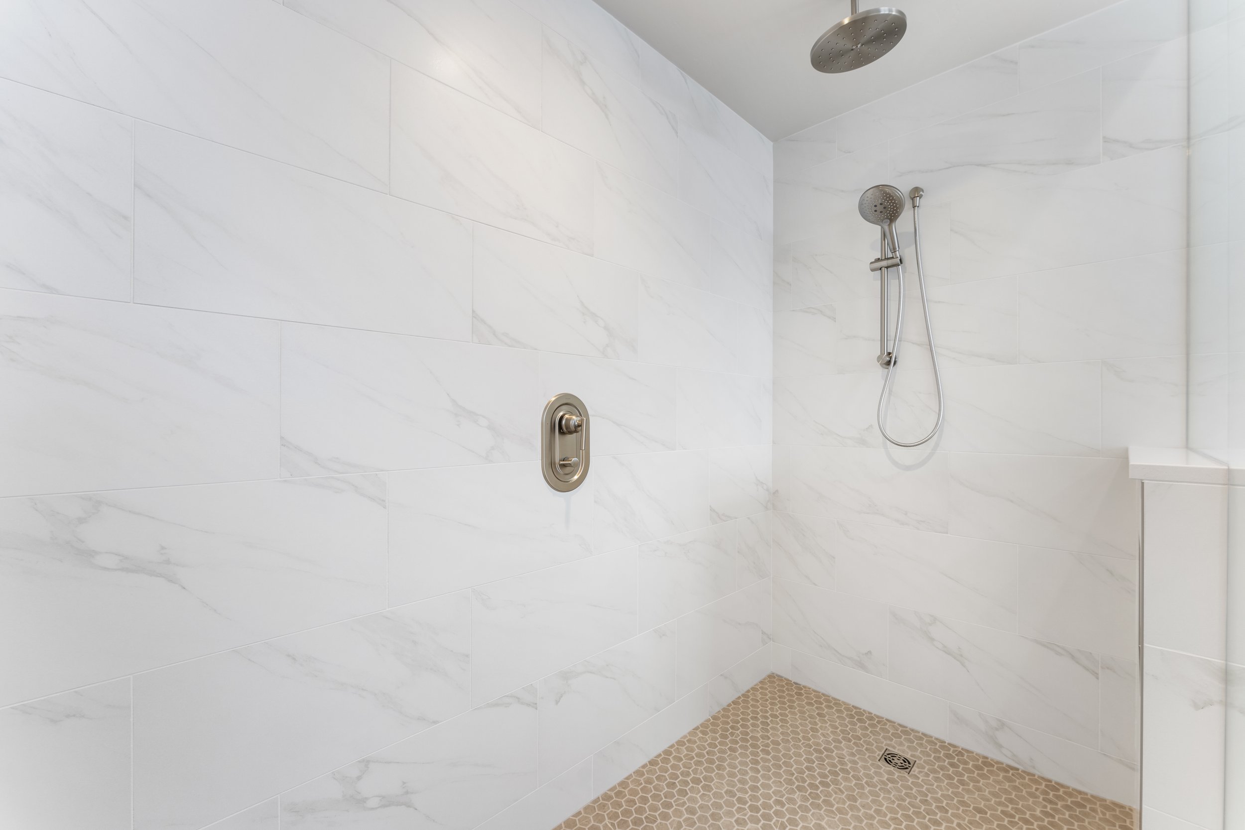 Solar Court Bathrooms & Laundry (3).jpg